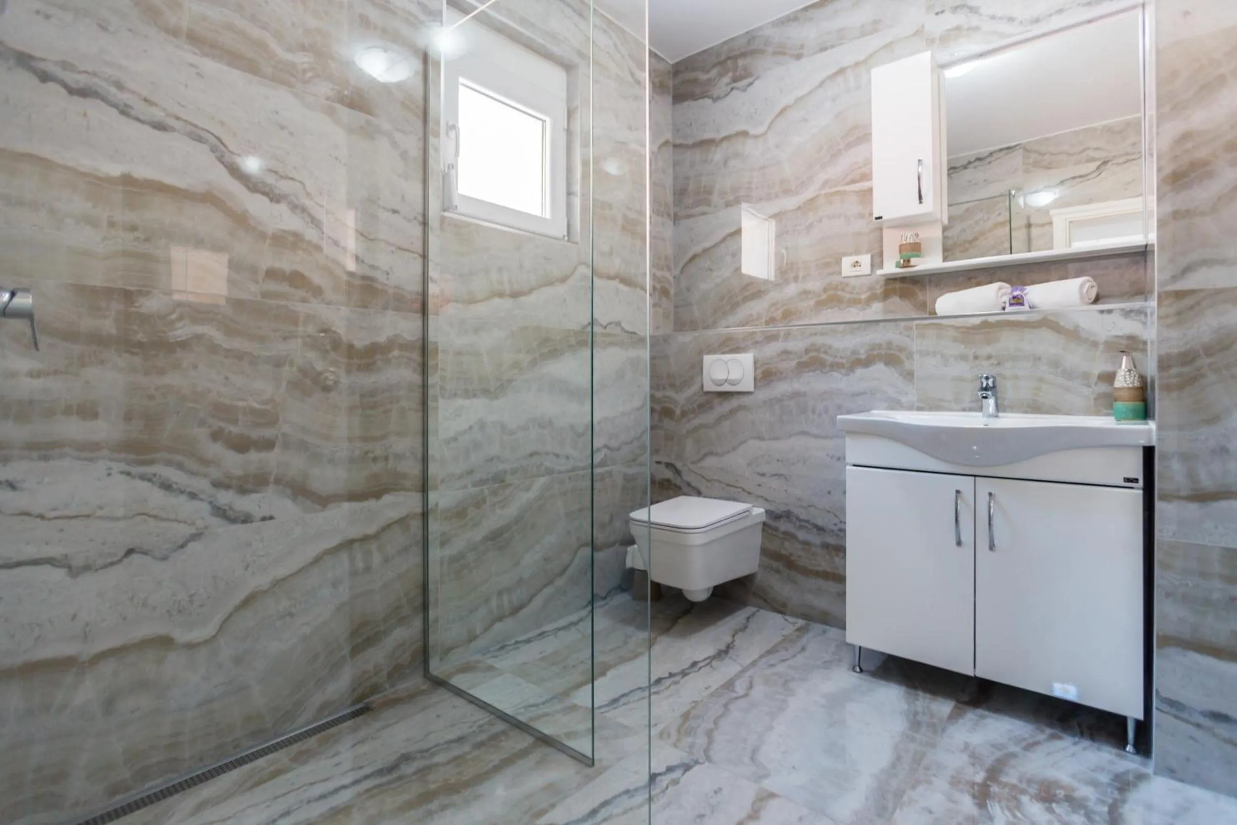 Shower in Dolaca Villas