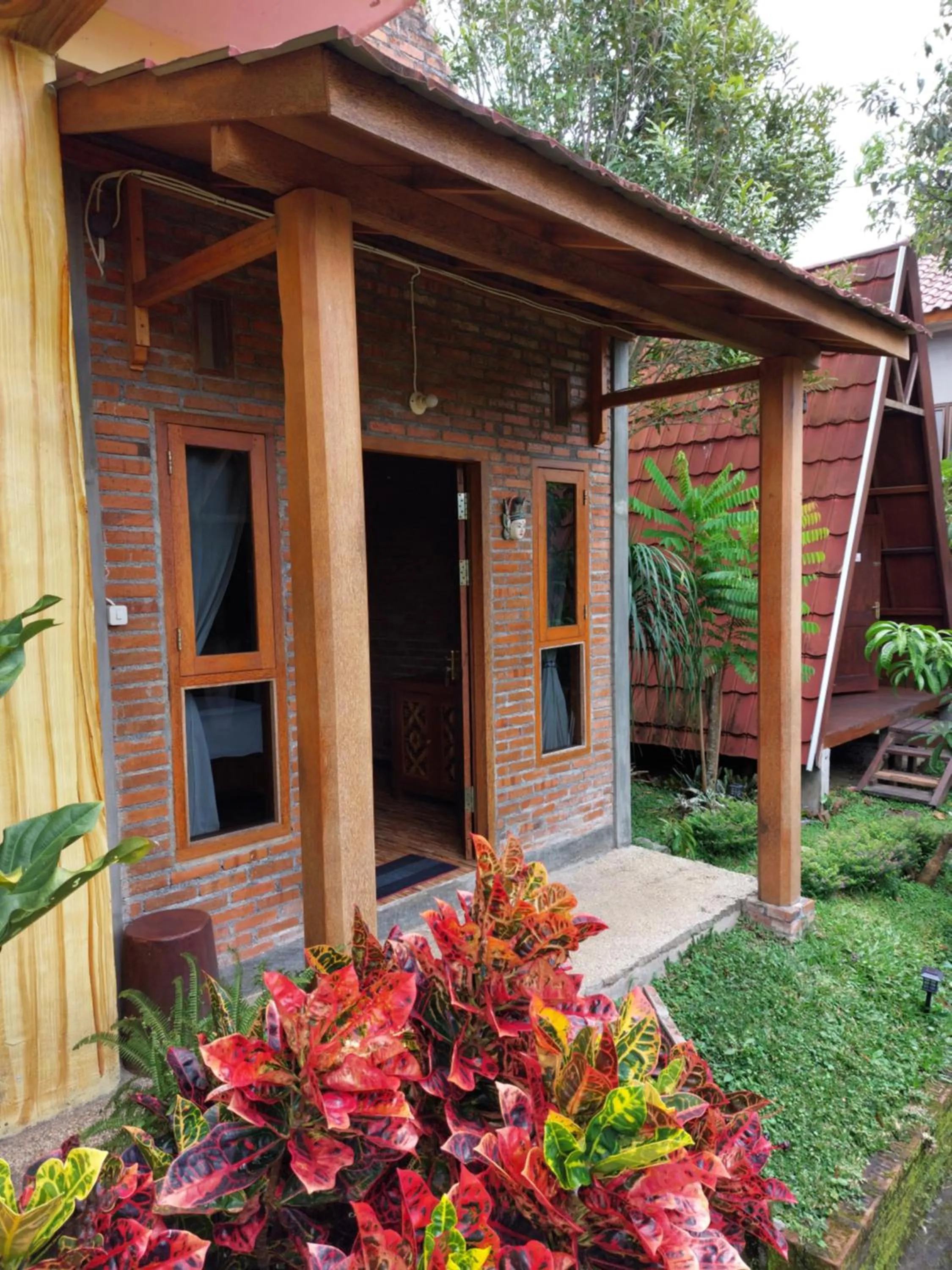 Facade/entrance in Bliss family cottage Batu
