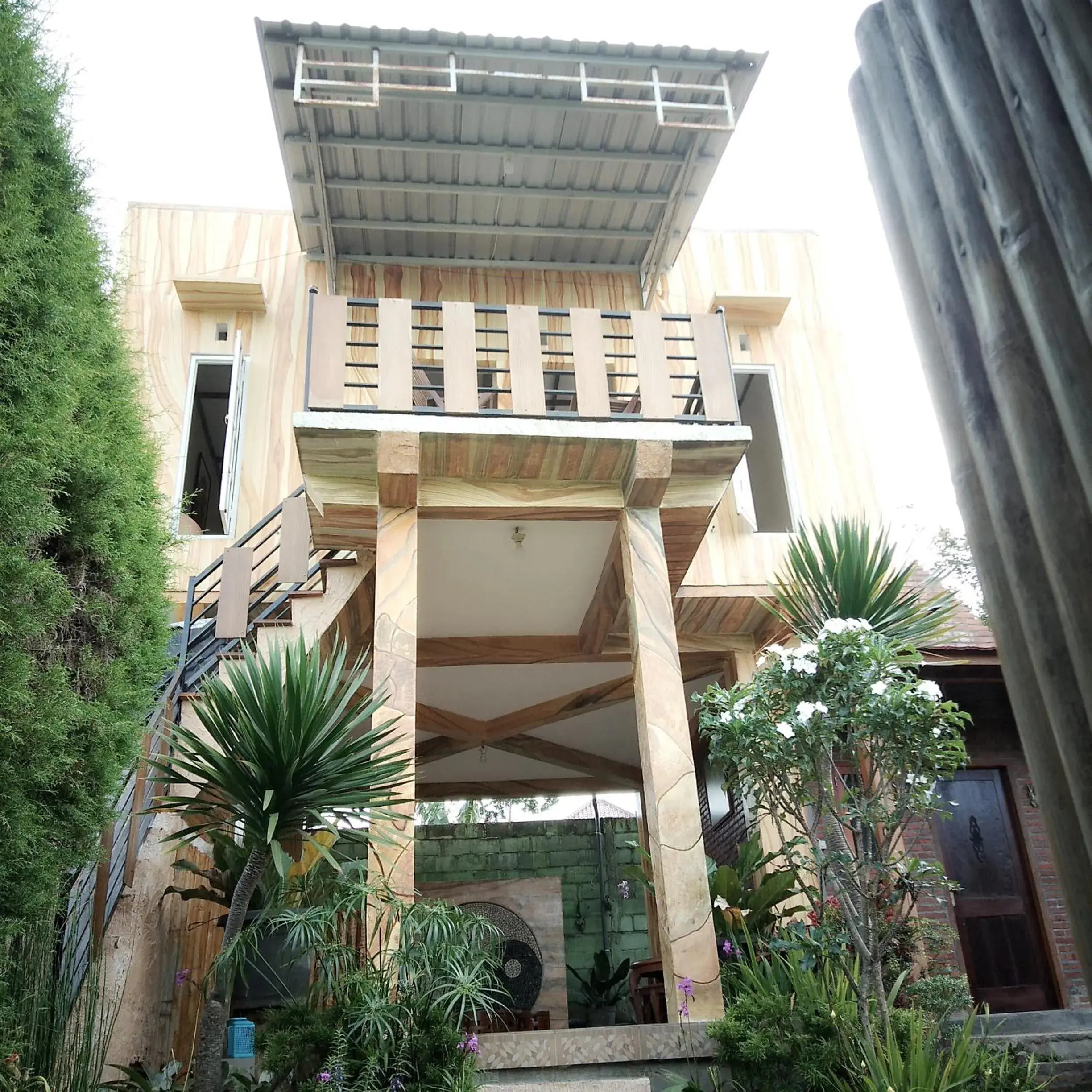 Queen Room with Balcony in Bliss family cottage Batu Queen Room with Balcony in Bliss family cottage Batu