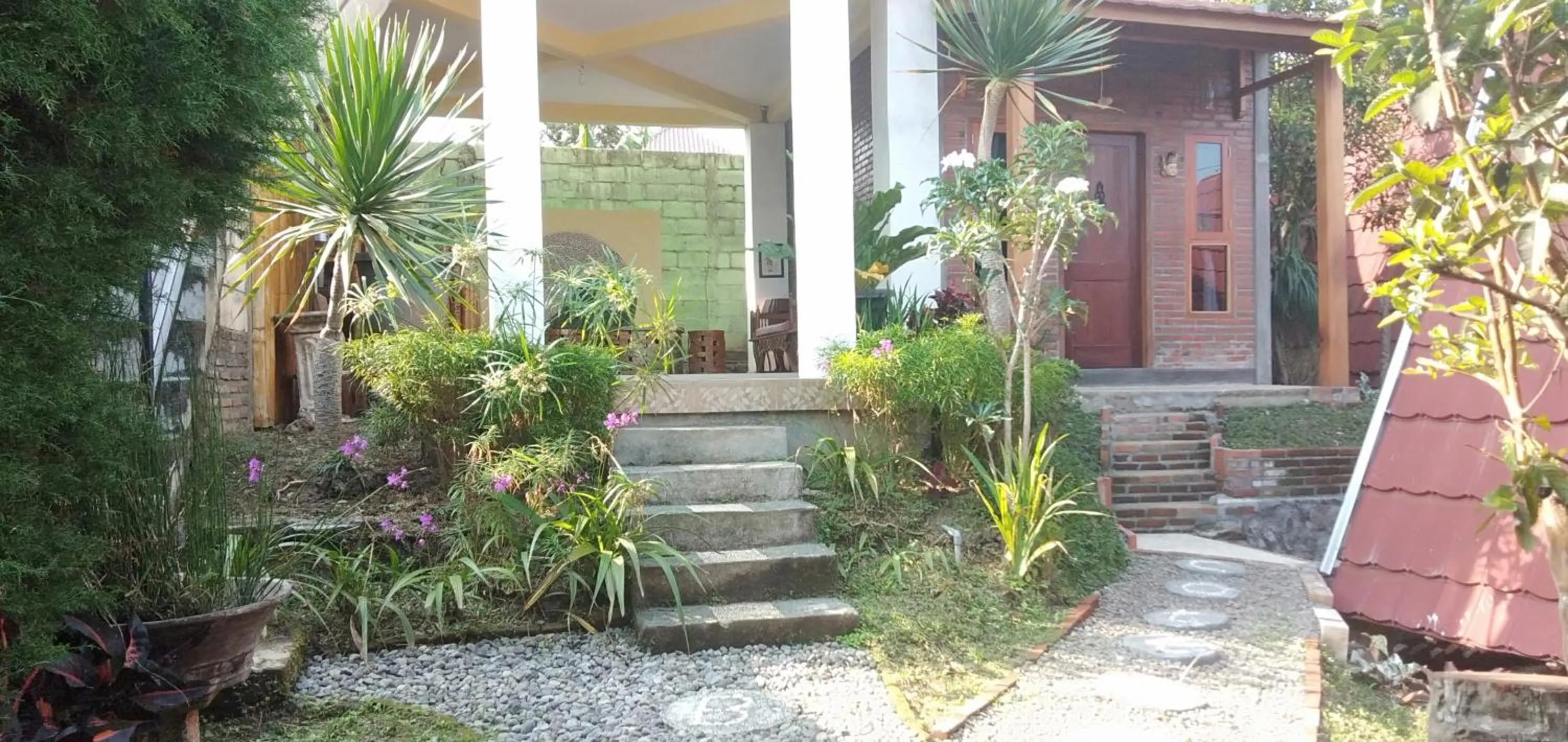 Facade/entrance in Bliss family cottage Batu