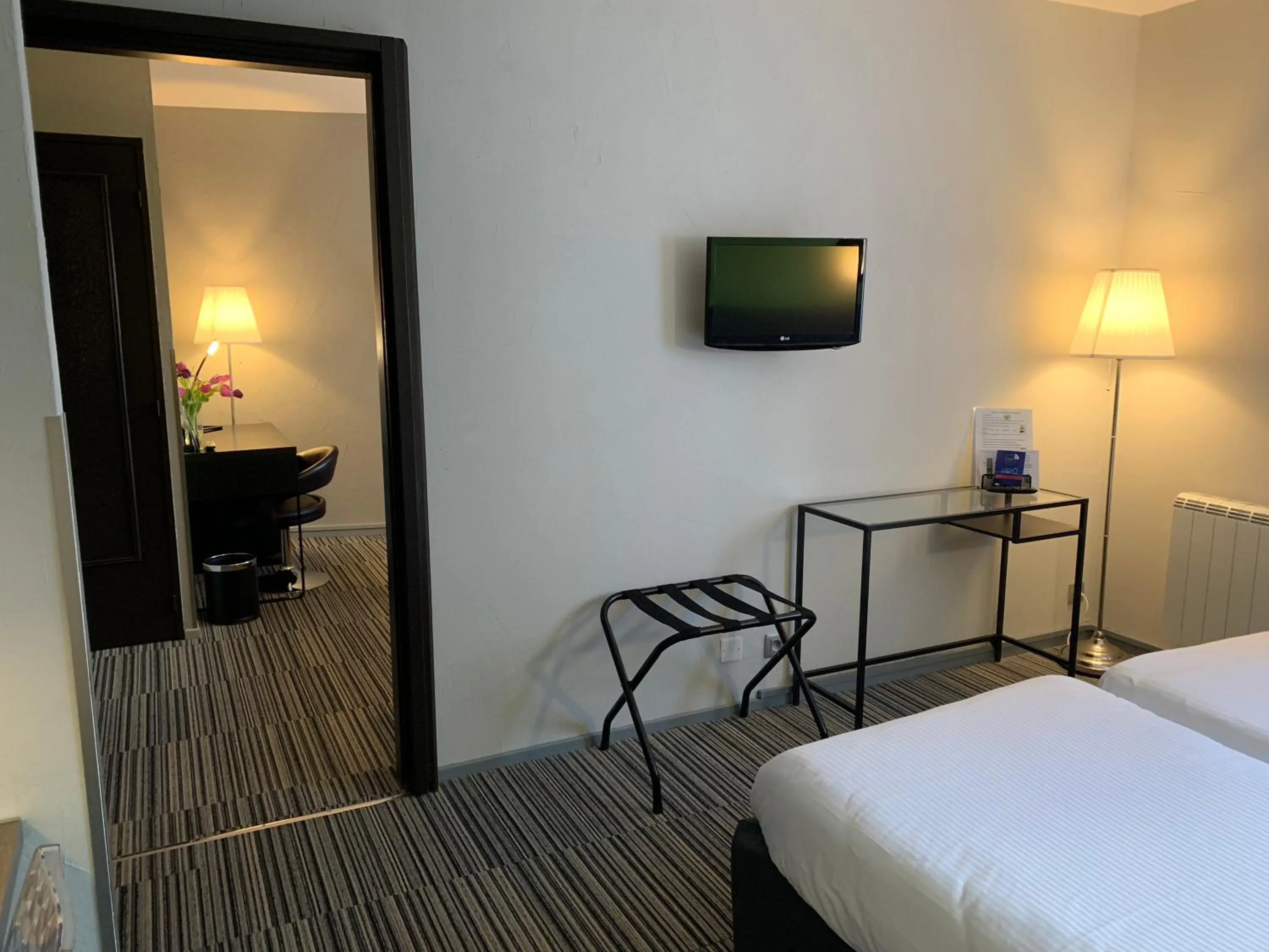 Bed in Hôtel Bagatelle