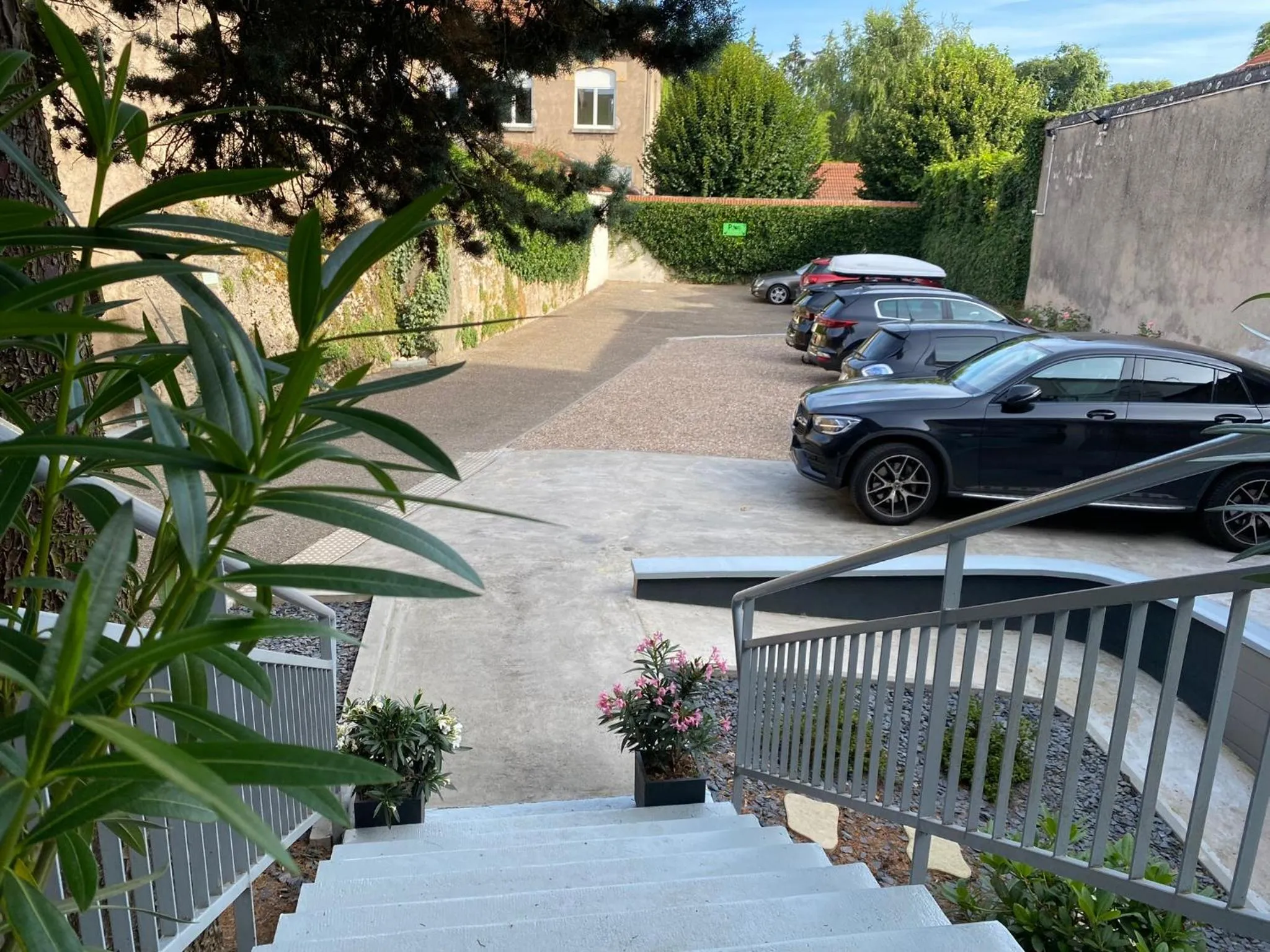 Parking in Hôtel Bagatelle