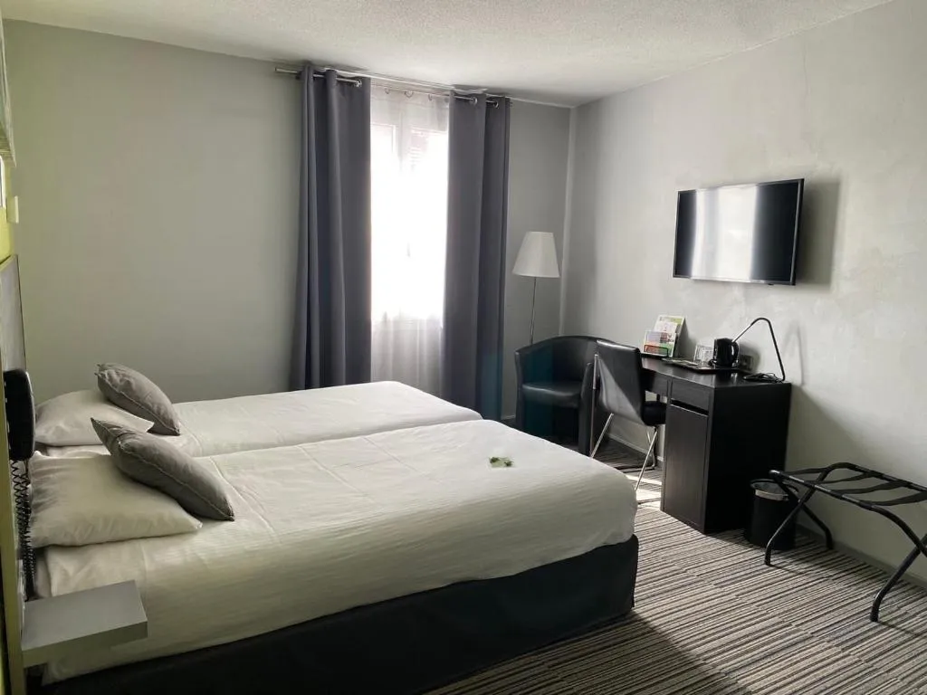 Bed in Hôtel Bagatelle