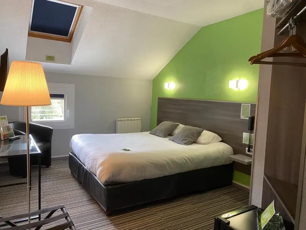 Queen Room with Garden View - single occupancy in Hôtel Bagatelle Queen Room with Garden View - single occupancy in Hôtel Bagatelle