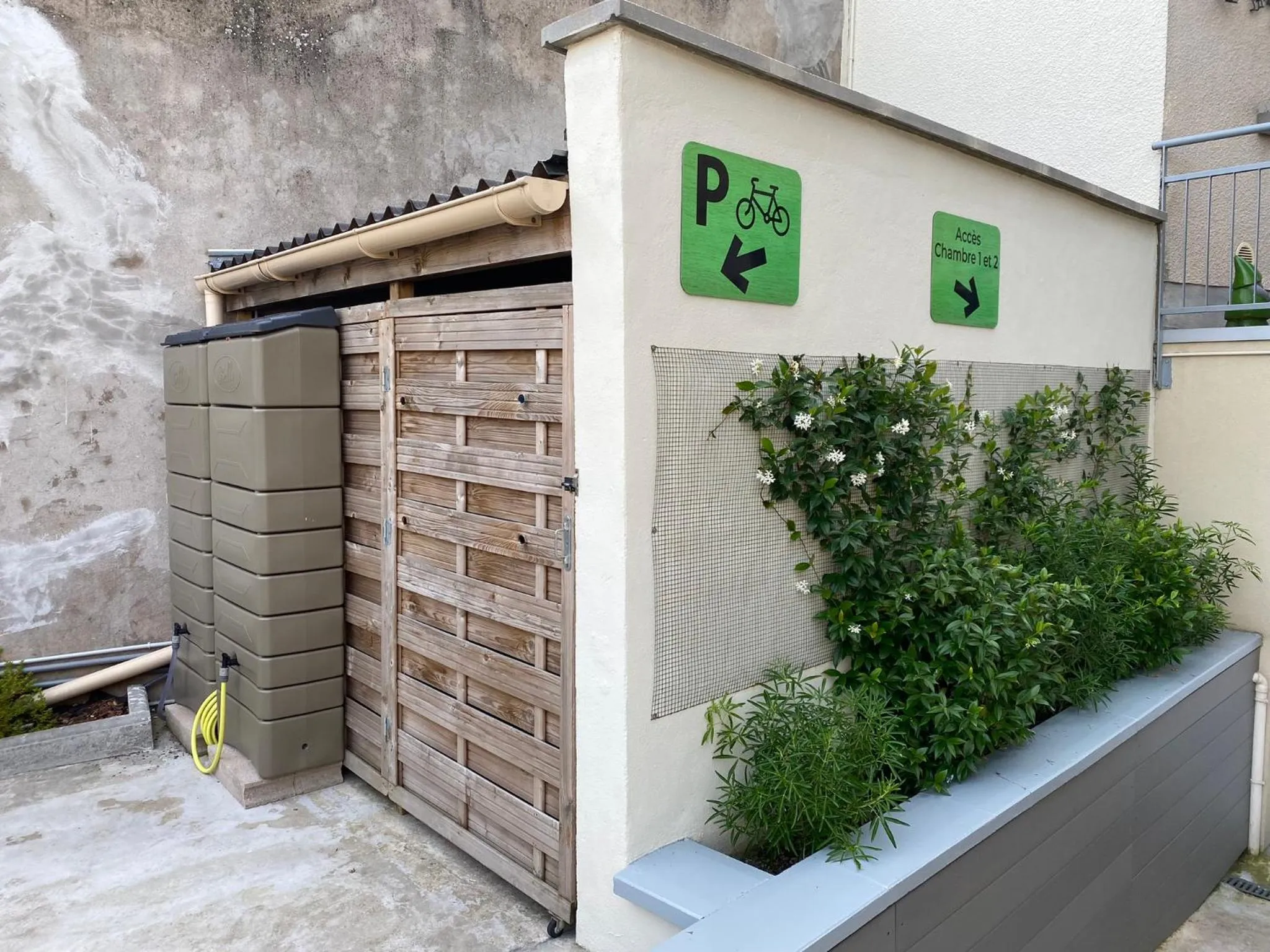 Parking in Hôtel Bagatelle