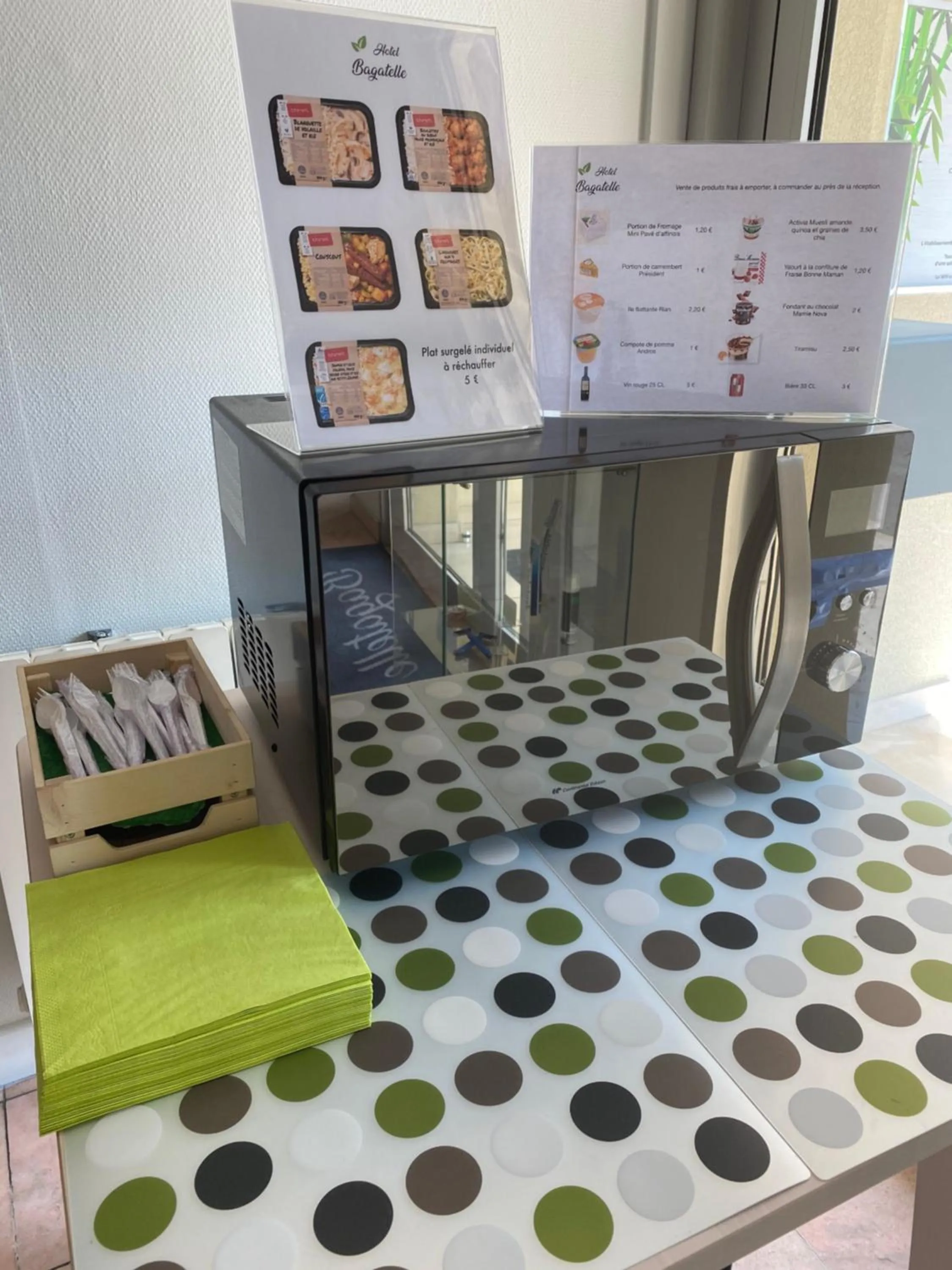 Meals in Hôtel Bagatelle