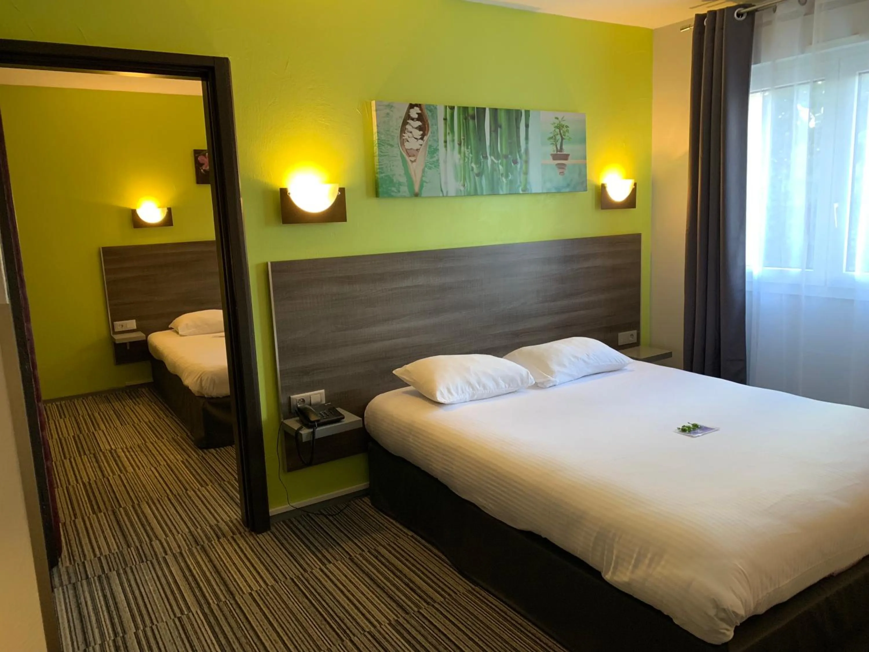 Bed in Hôtel Bagatelle