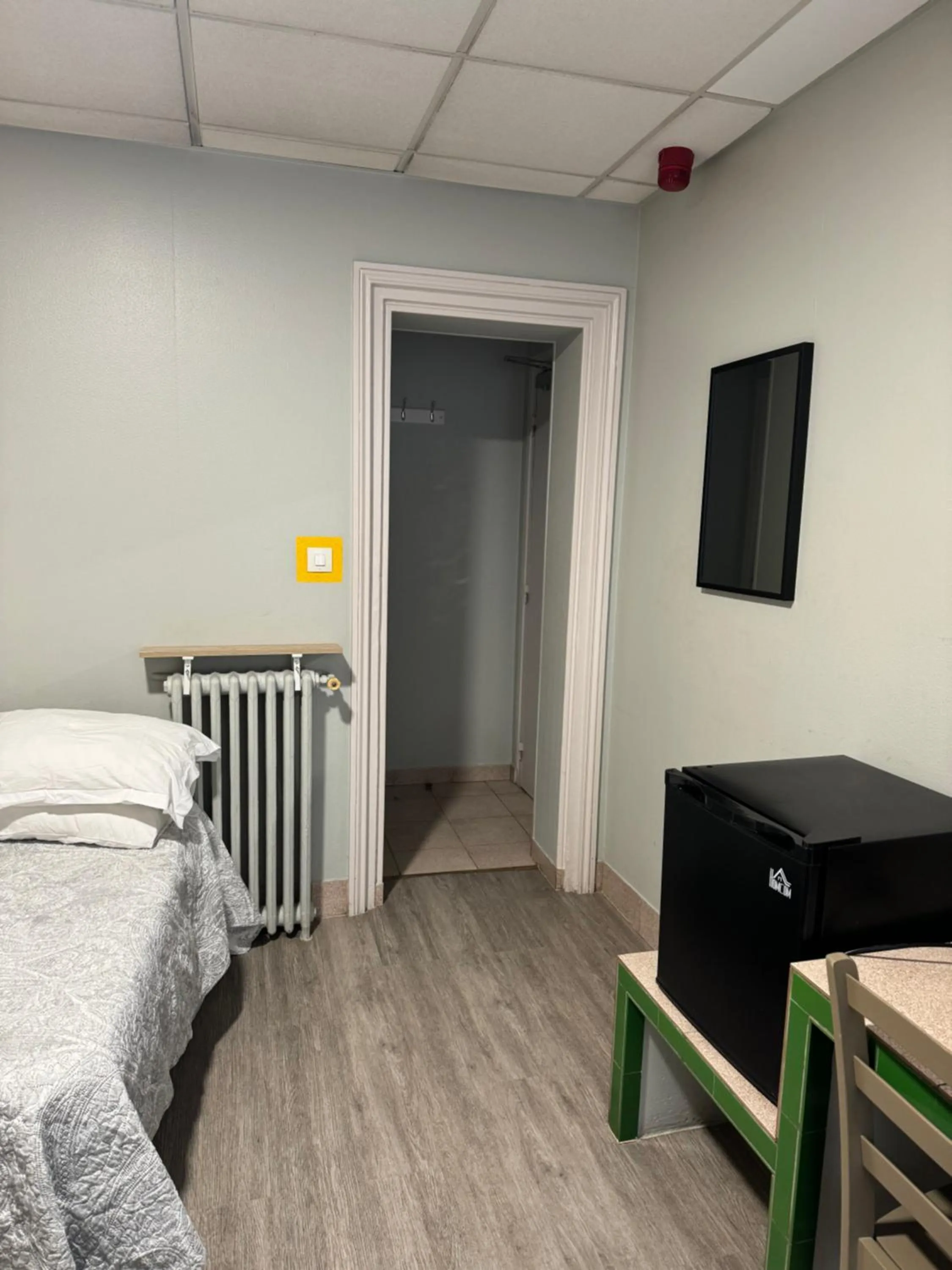 Bed in Hôtel Jarry Confort