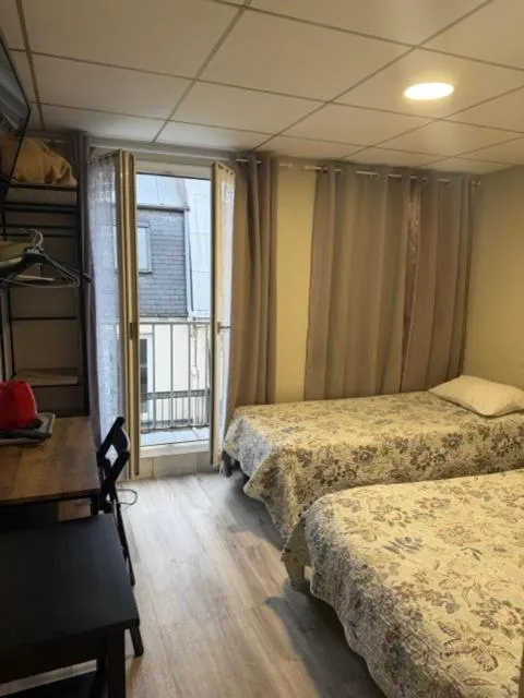 Bed in Hôtel Jarry Confort