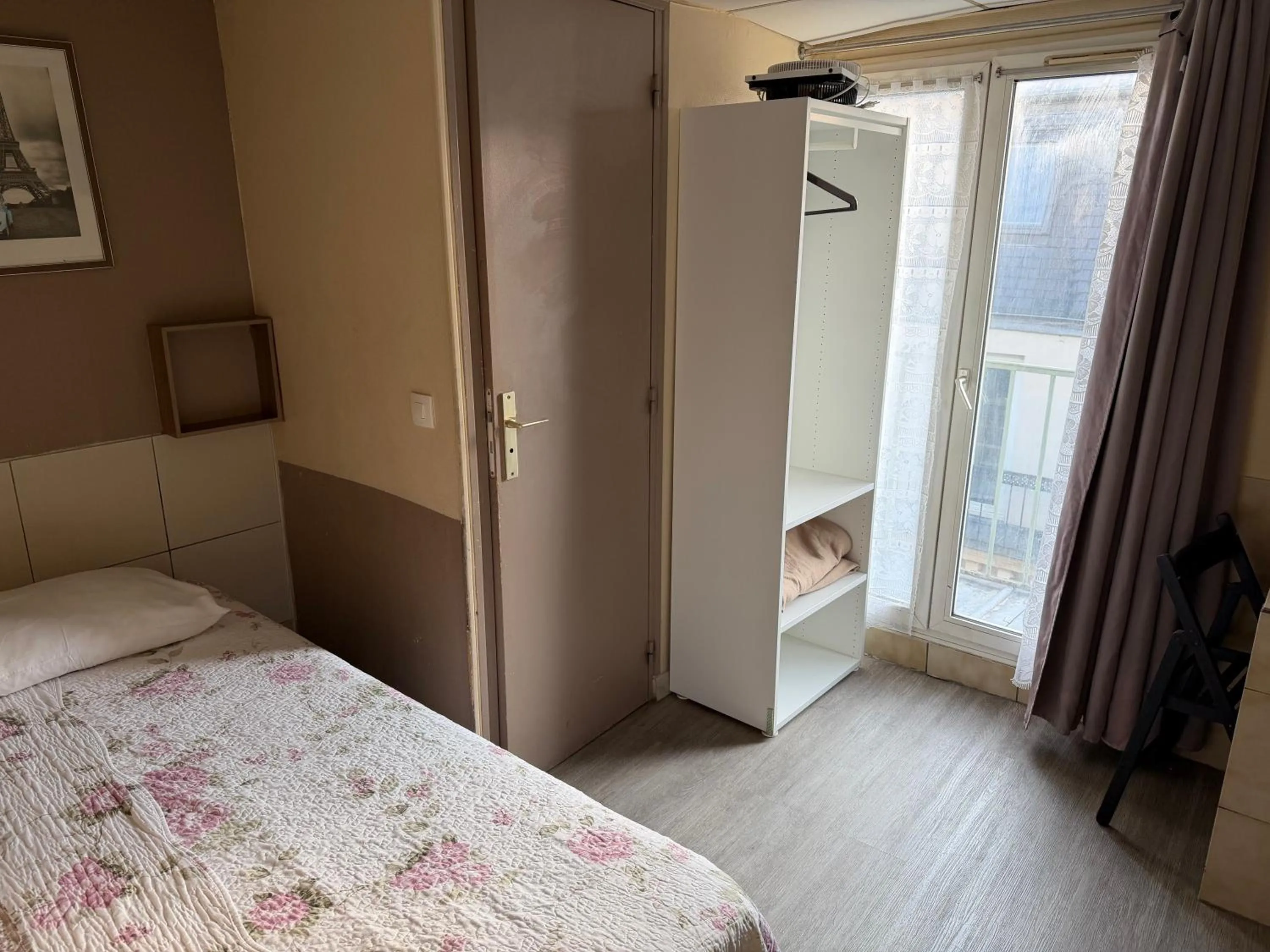 Bed in Hôtel Jarry Confort