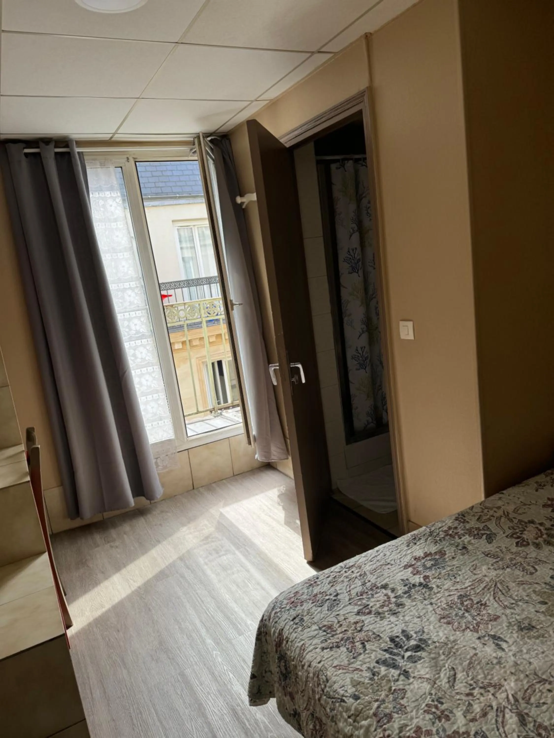 Bed in Hôtel Jarry Confort