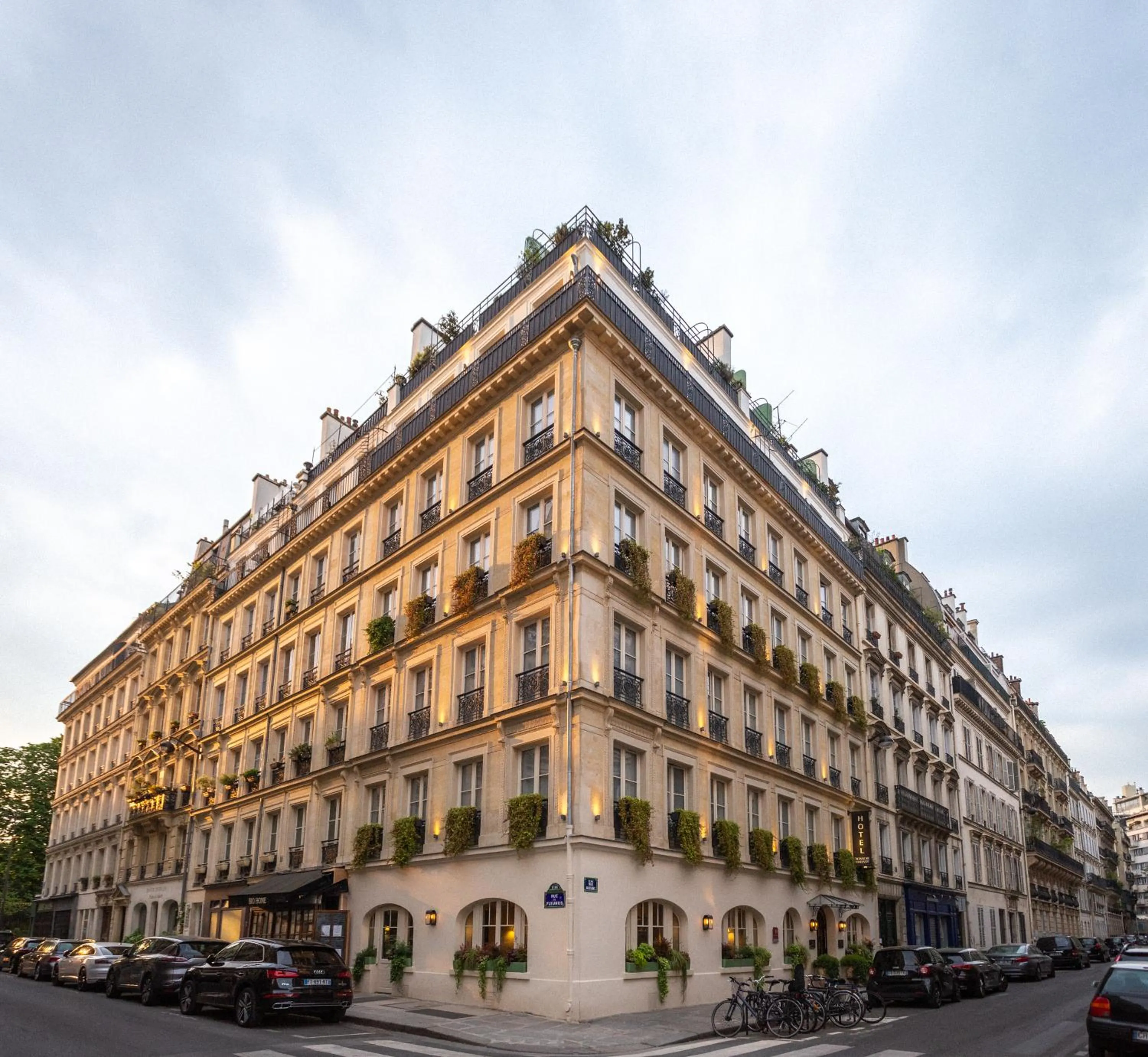 Facade/entrance in Bonsoir Madame