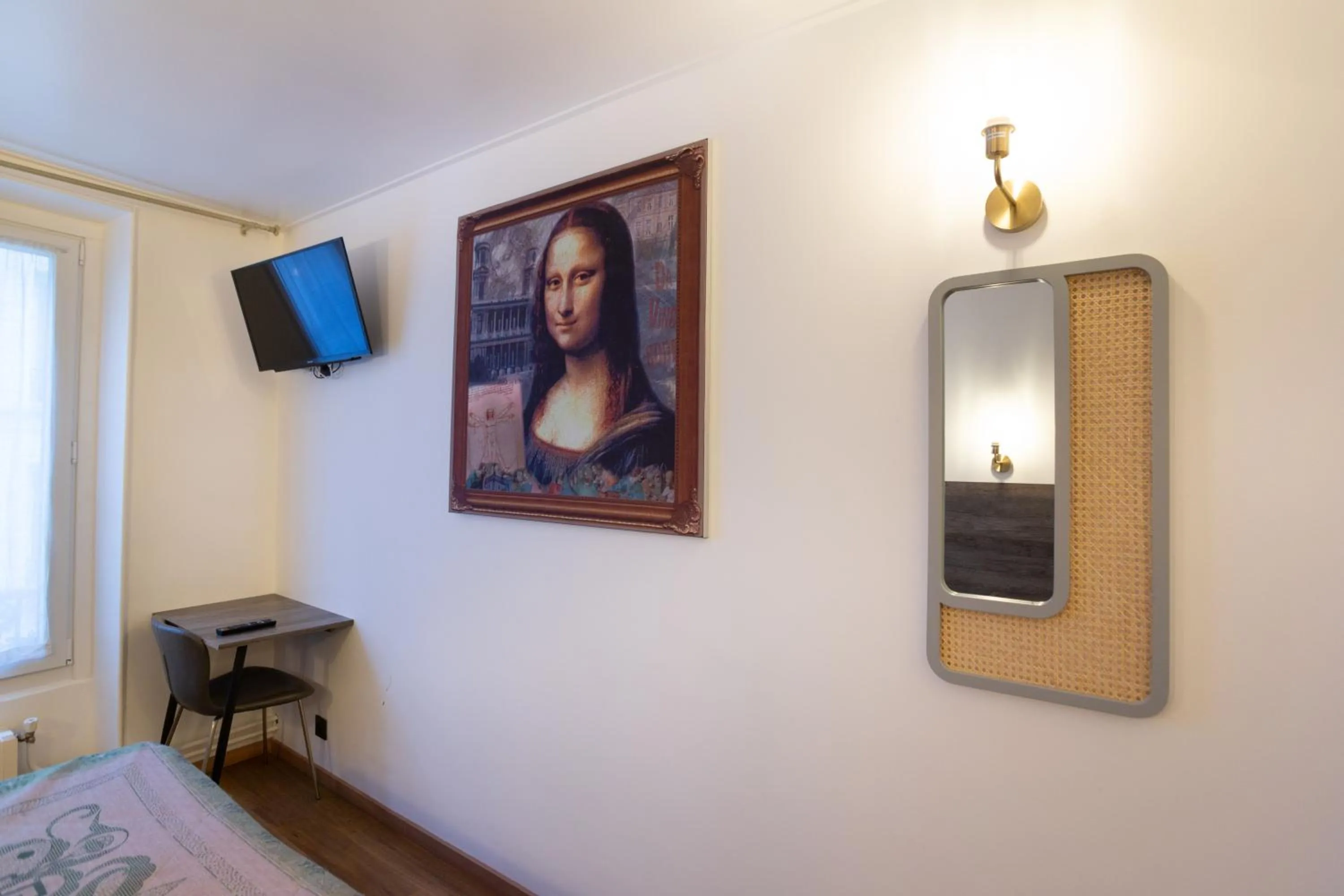 Hotel Leonard De Vinci 75011