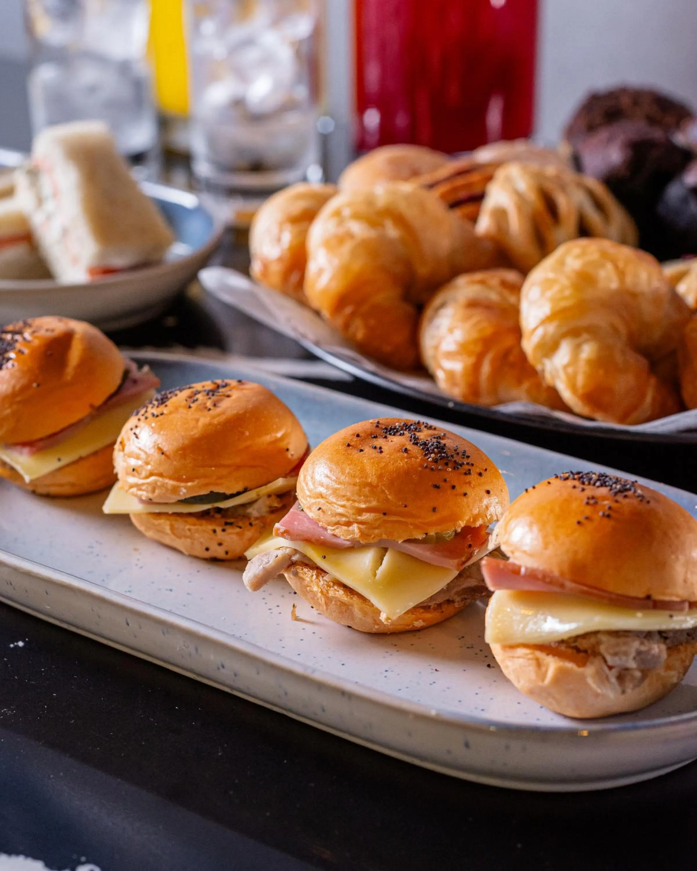 Restaurant/places to eat in Ola Santiago Providencia, Tapestry Collection by Hilton