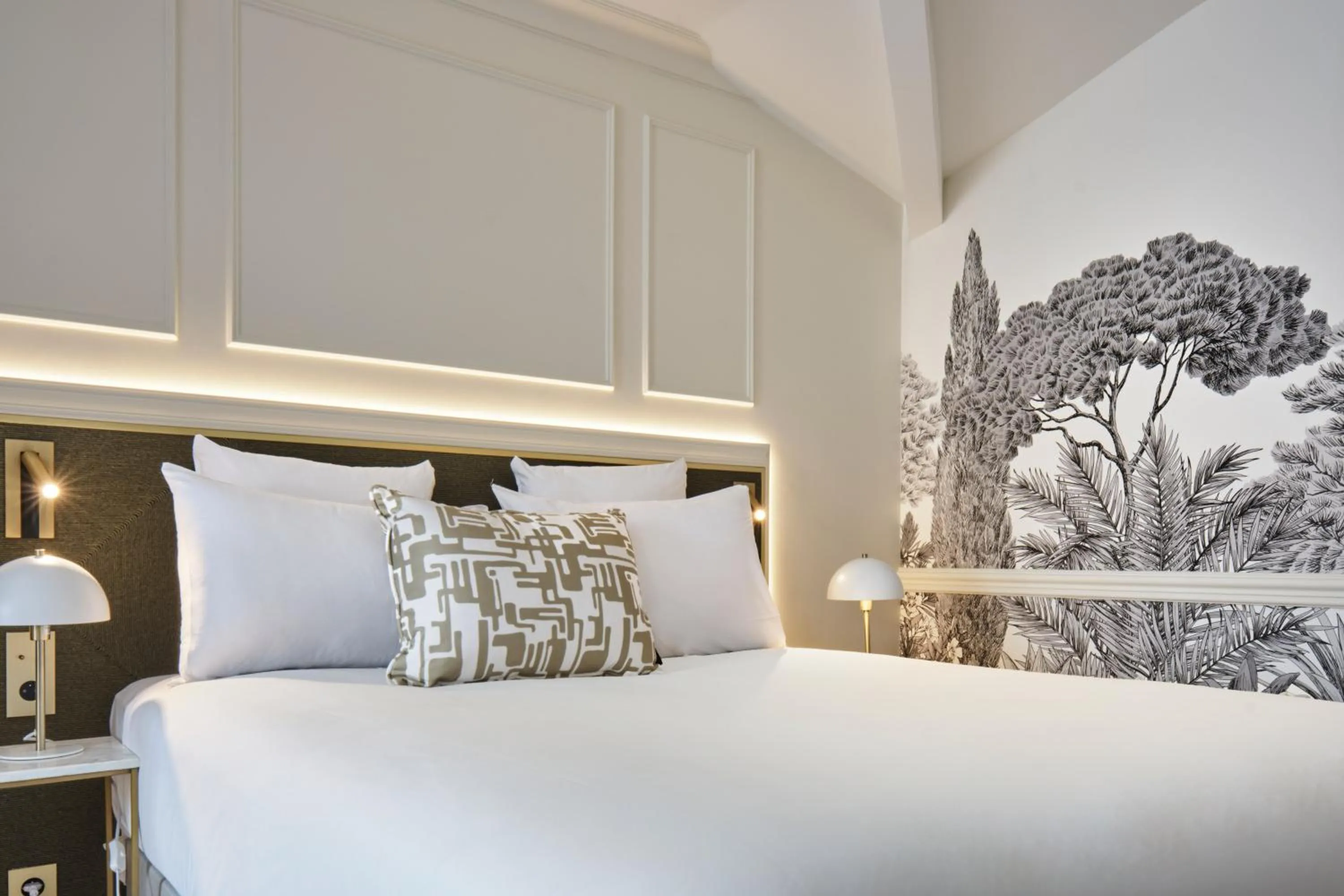 Bedroom, Bed in Posy Hotel by Happyculture