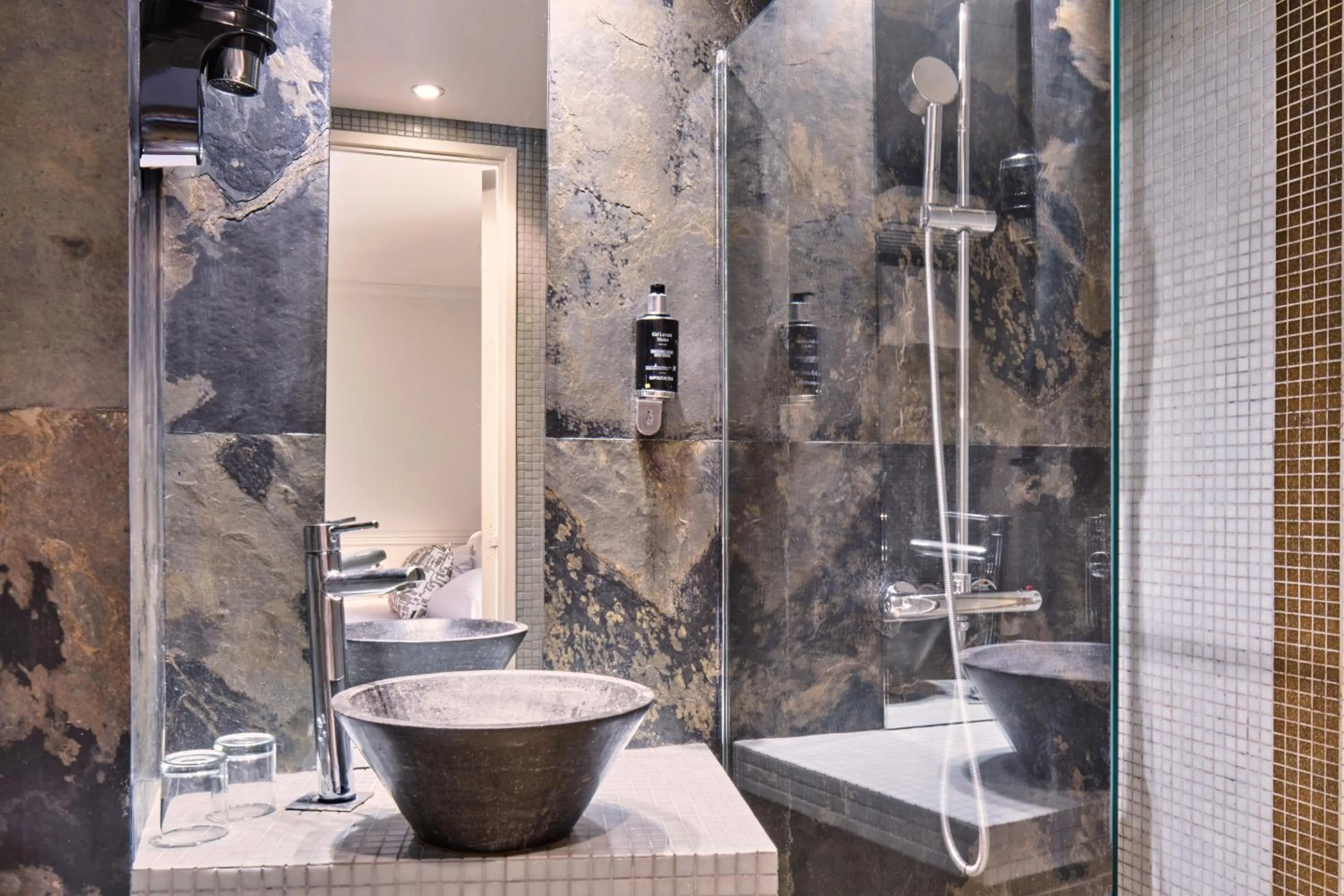 Bathroom in Posy Hotel by Happyculture