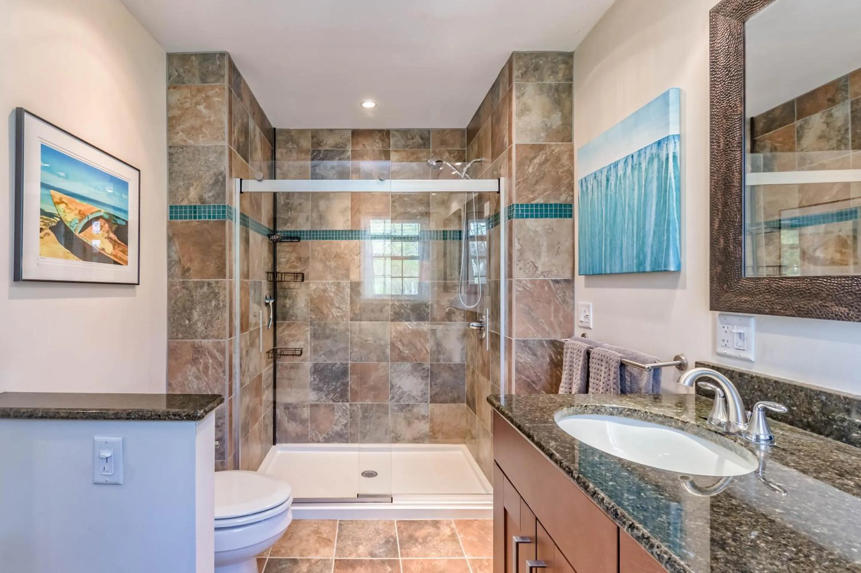 Shower in Moonshadow B&B