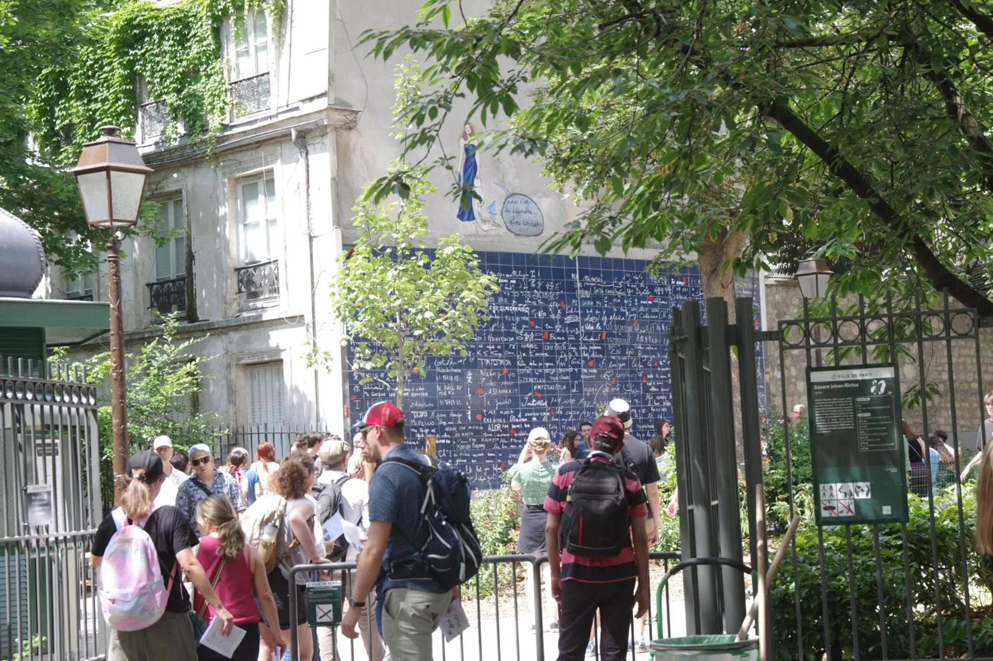 Neighbourhood in Hôtel Regyn's Montmartre