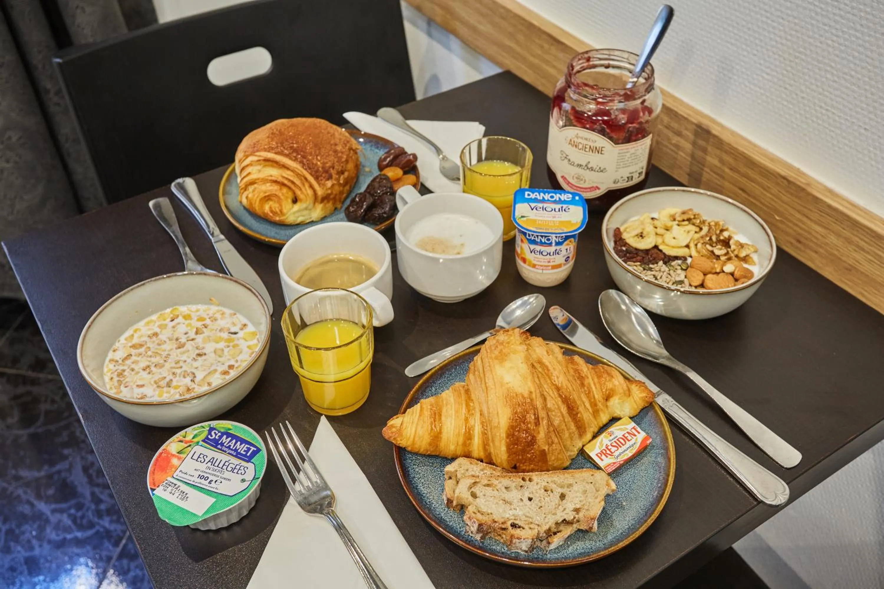 Breakfast in Huni Hôtel