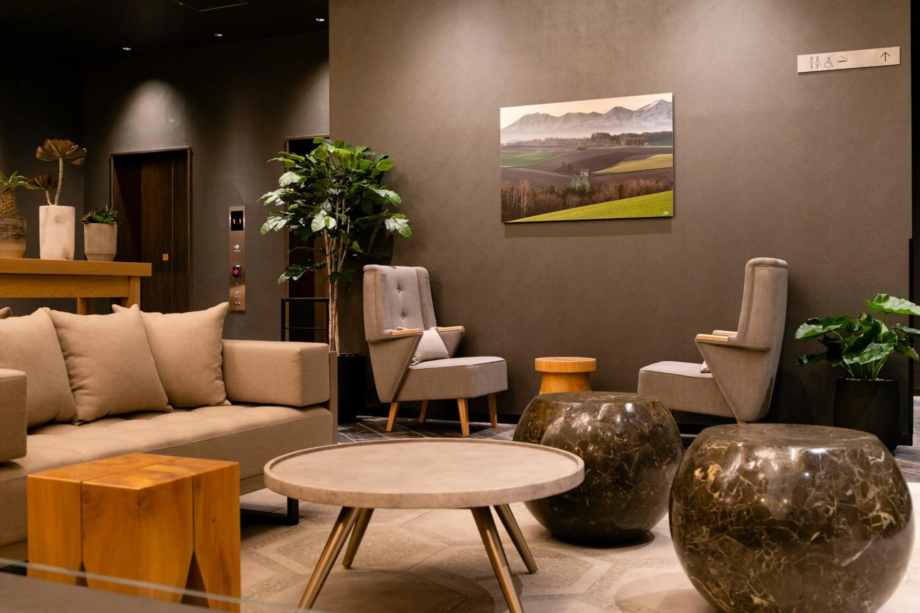 Lobby or reception in KOKO HOTEL Sapporo Susukino - formerly Hotel Wing International Sapporo Susukino