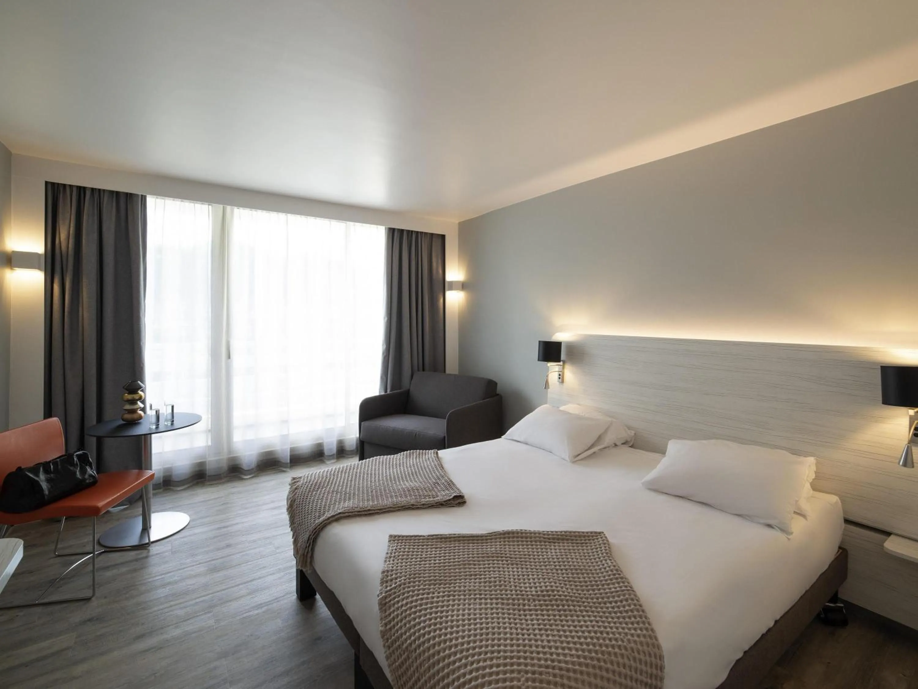 Bedroom, Bed in Novotel La Grande Motte Golf