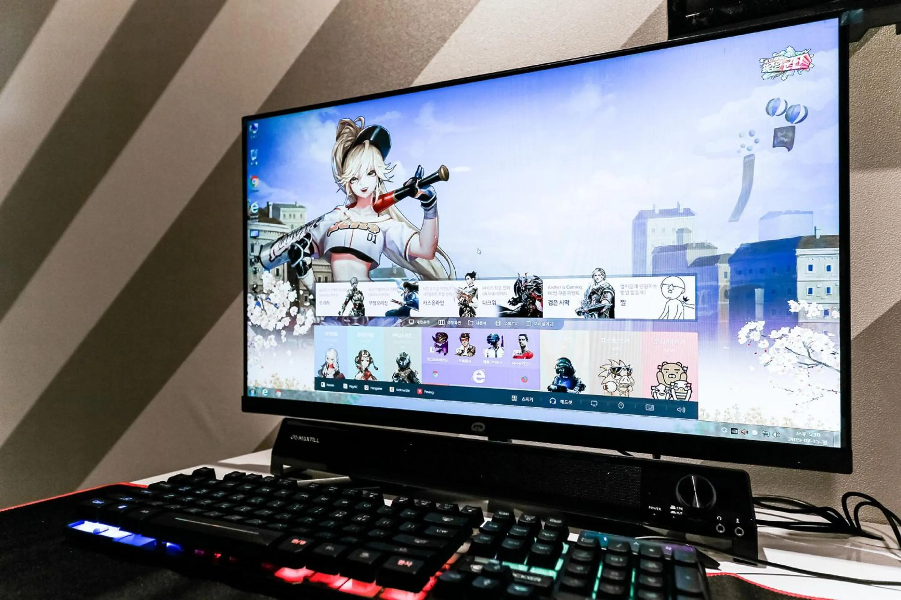 TV/Entertainment Center in hotel box