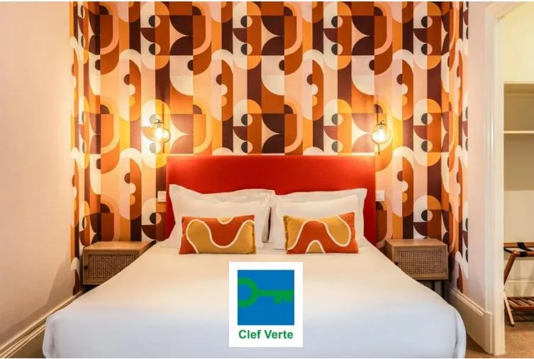 Buffet breakfast, Bed in The Originals Boutique, Hôtel Normandie, Auxerre