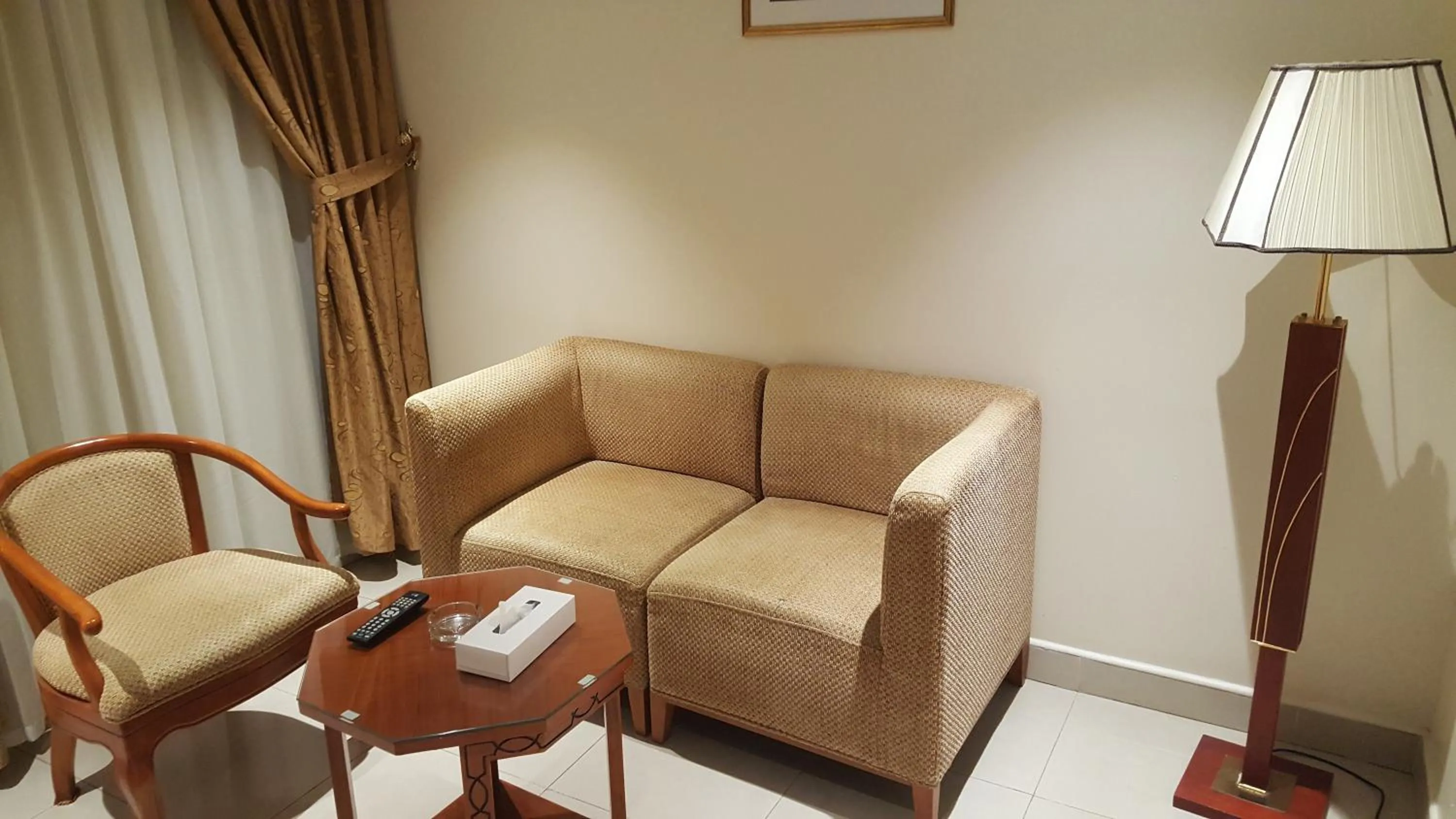 Living room in Al Muntazah Plaza Hotel