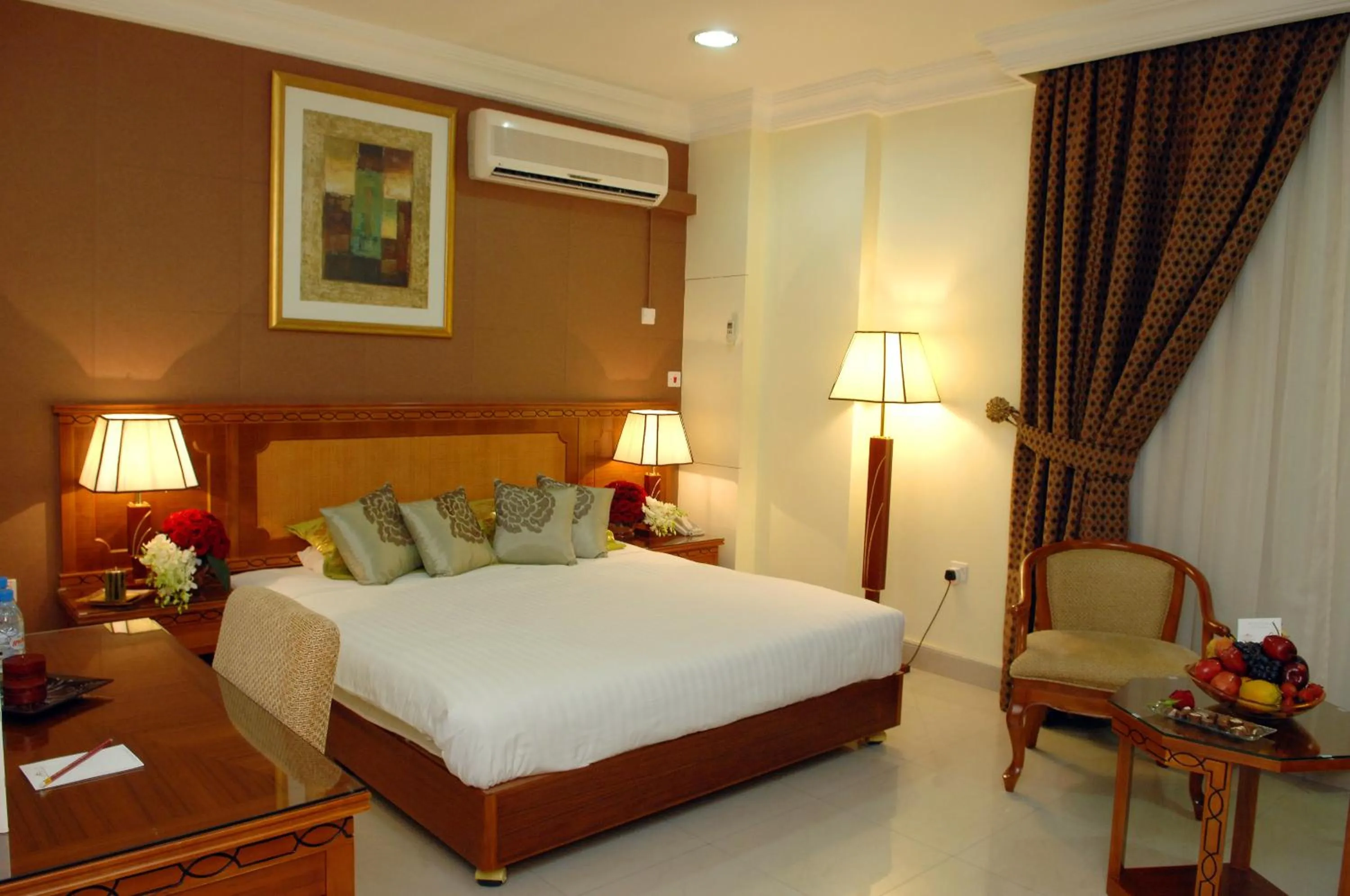 Bedroom, Bed in Al Muntazah Plaza Hotel