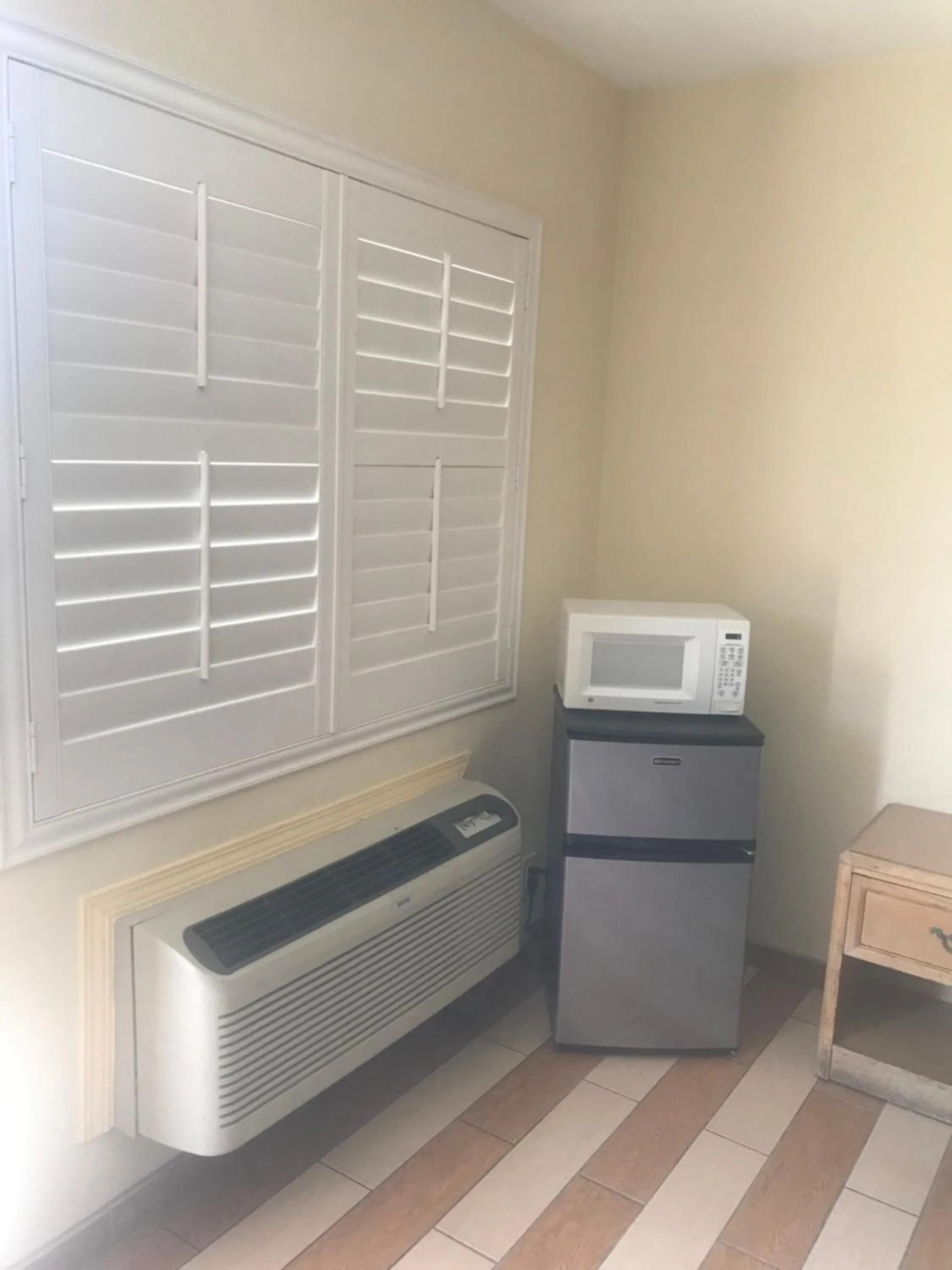 TV and multimedia in All 8 Motel