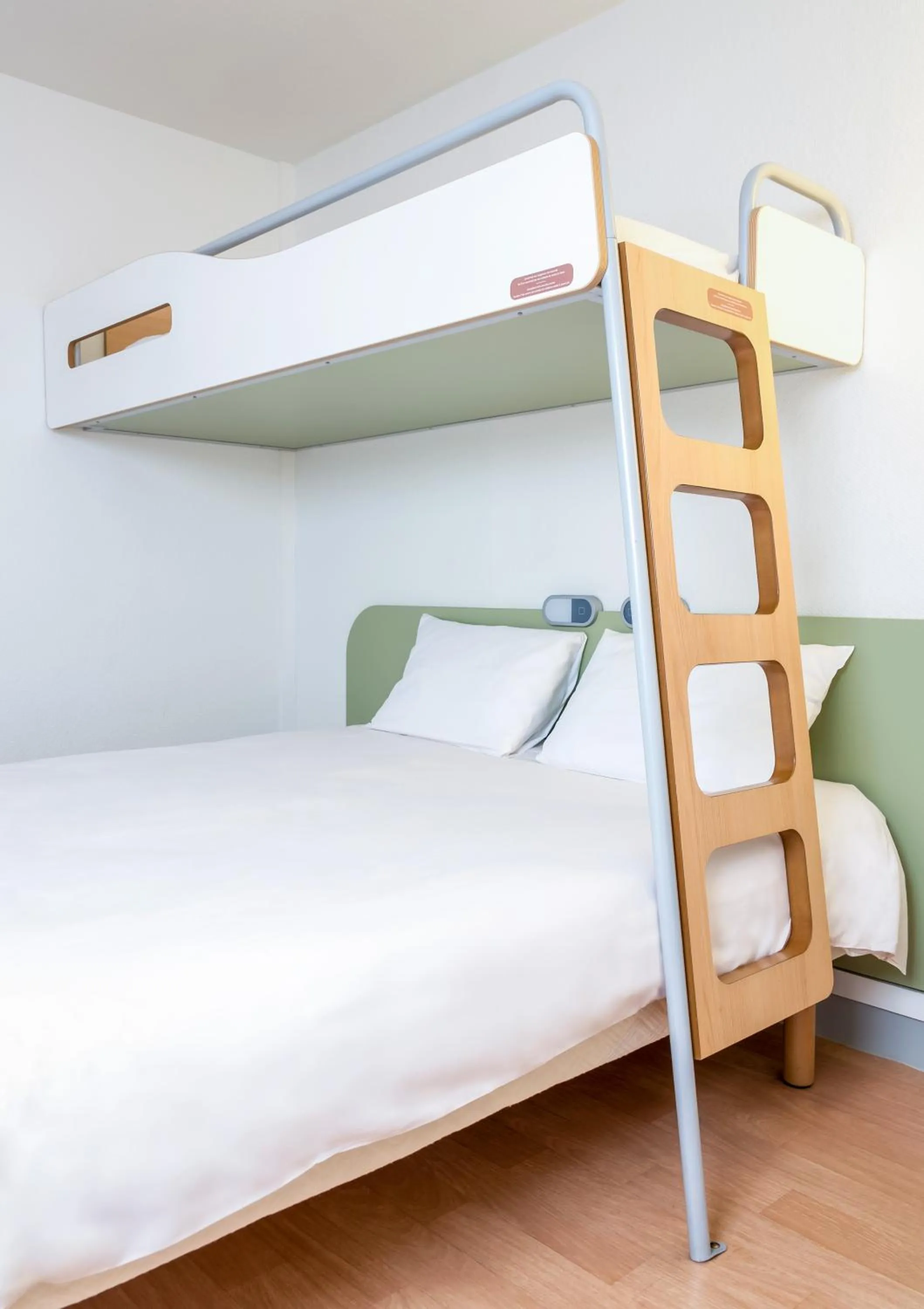 Property building, Bed in ibis budget Caen Hérouville