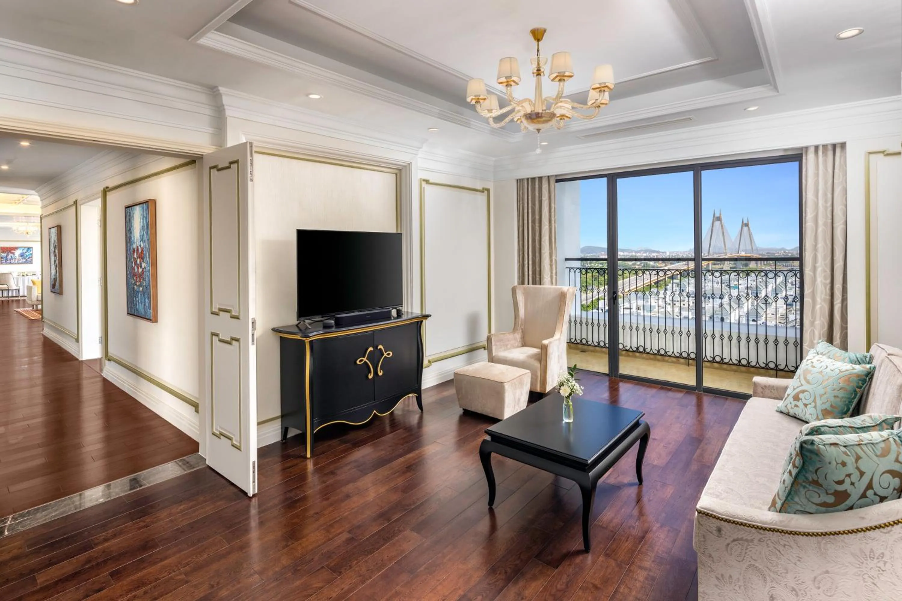 TV and multimedia in Meliá Vinpearl Hai Phong Rivera