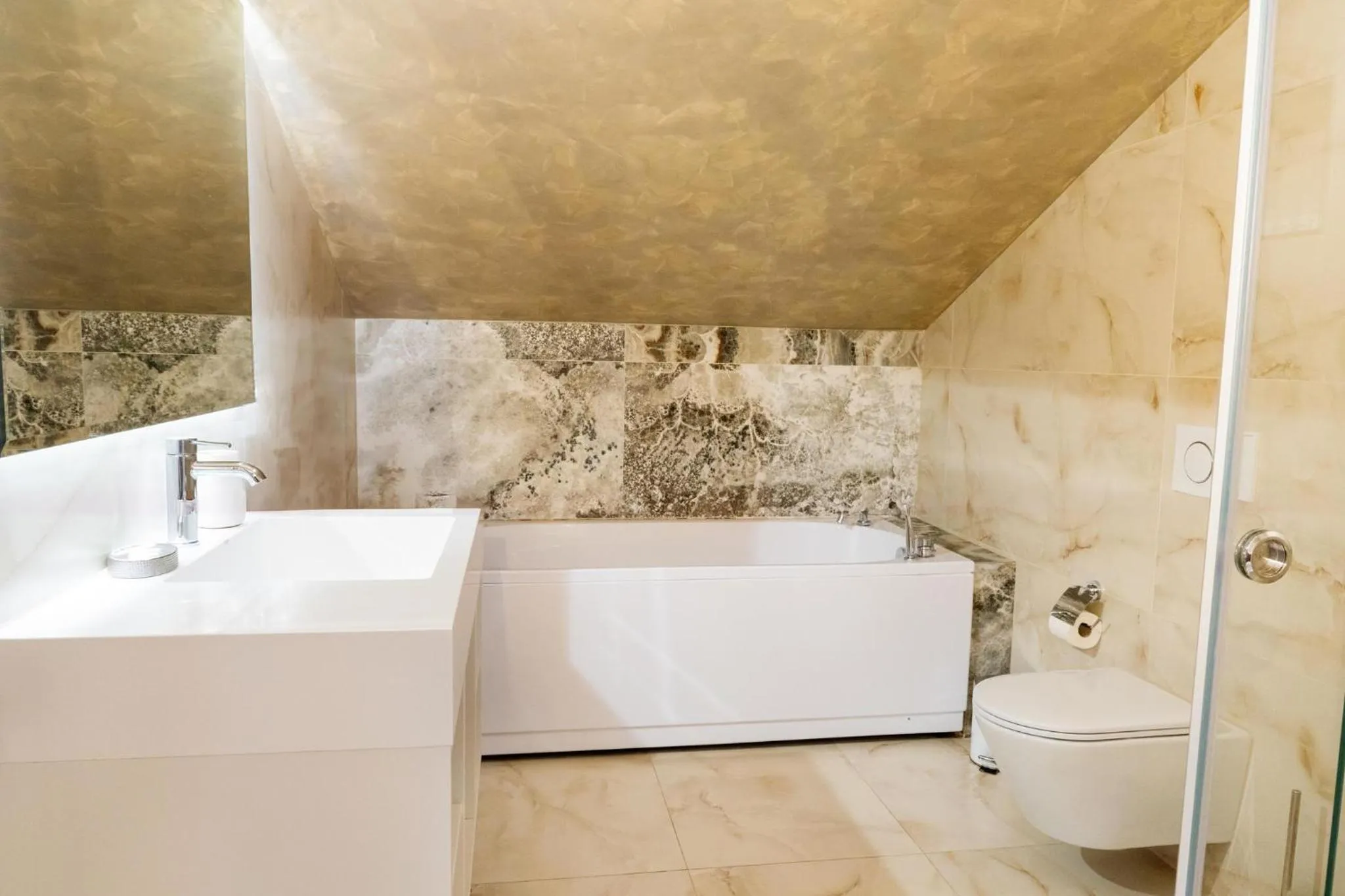 Bathroom in Boutique Hotel OchSen Self-Check-In