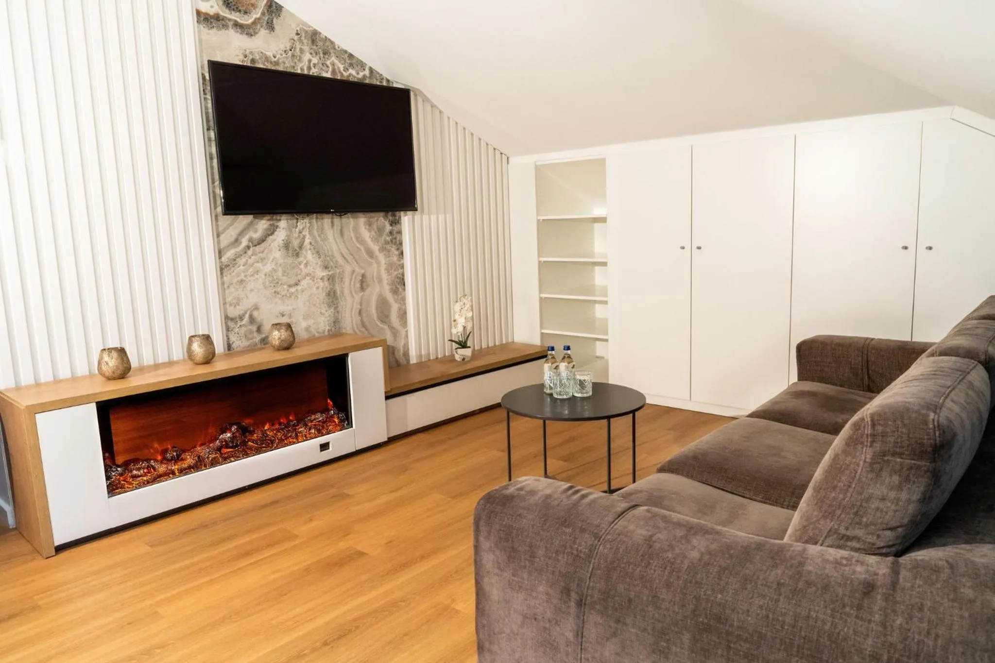 TV and multimedia in Boutique Hotel OchSen Self-Check-In