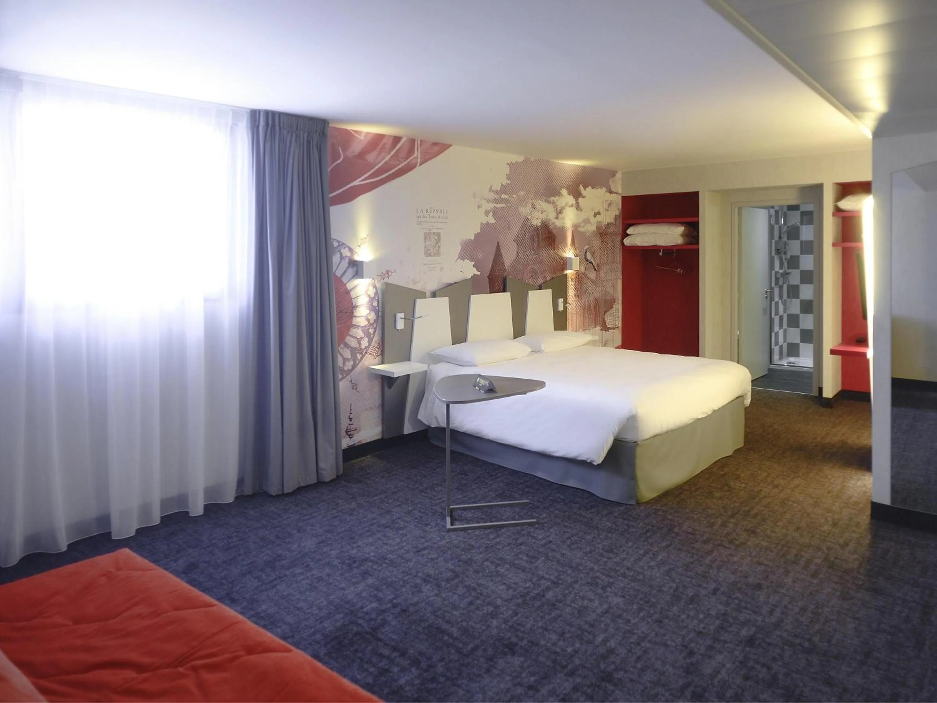 Bedroom, Bed in ibis Styles Poitiers Centre