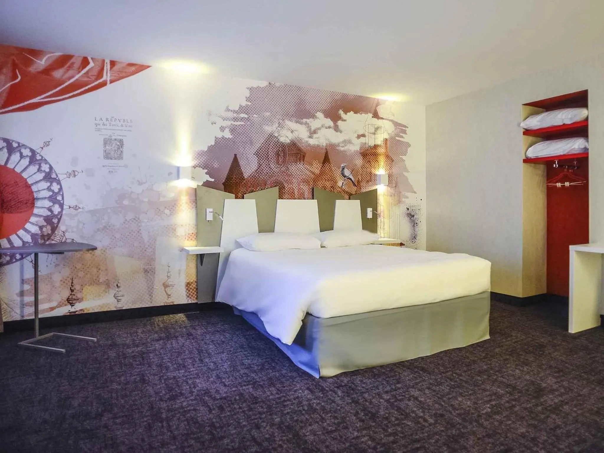 Bedroom, Bed in ibis Styles Poitiers Centre