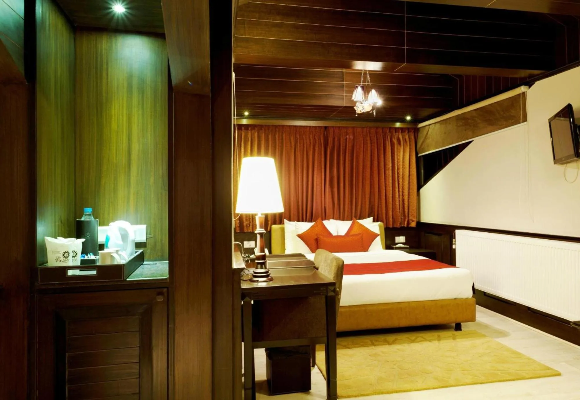 Property building, Bed in The Vintage Gulmarg