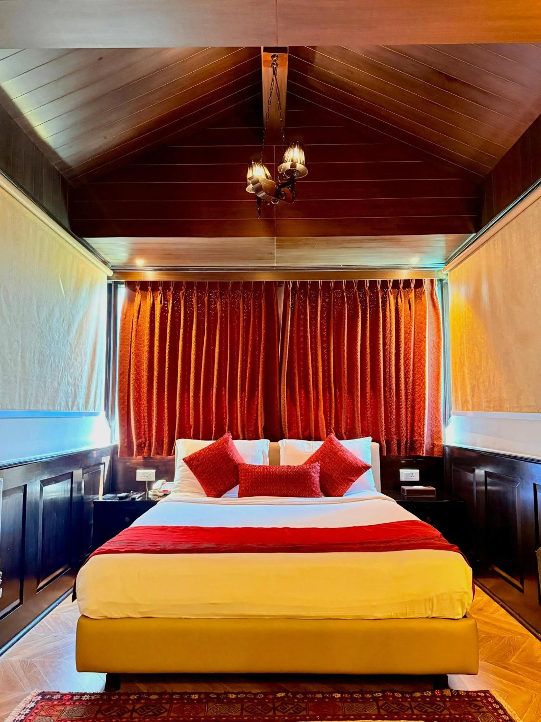 Restaurant/places to eat, Bed in The Vintage Gulmarg