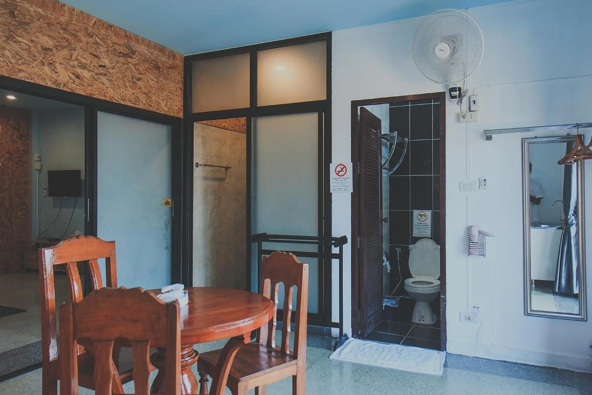 Dining Area in Chill Vibe Hostel