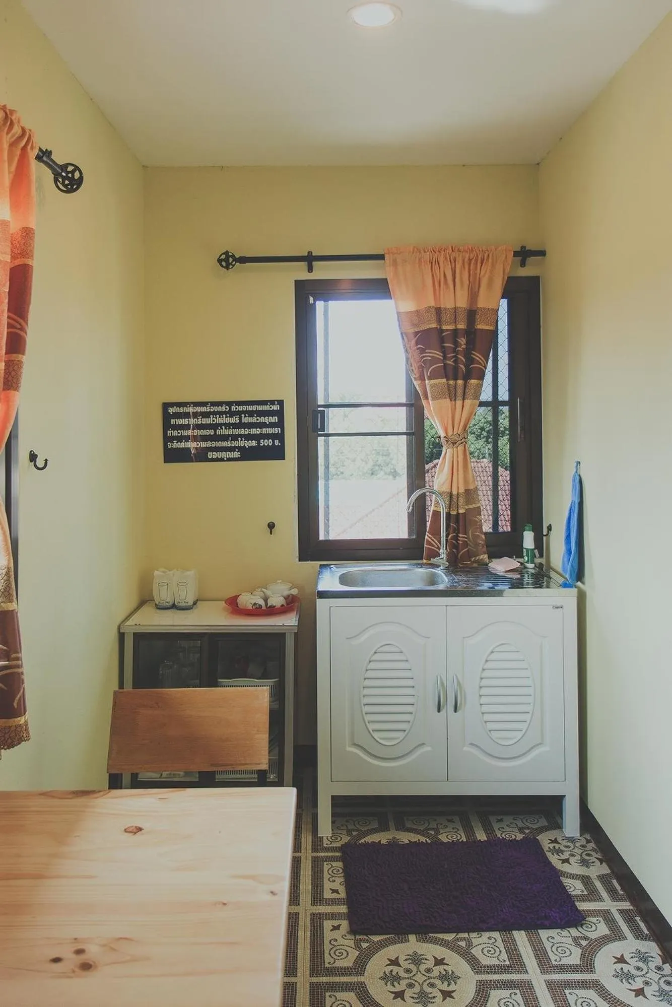 Dining area, Kitchen/Kitchenette in Chill Vibe Hostel