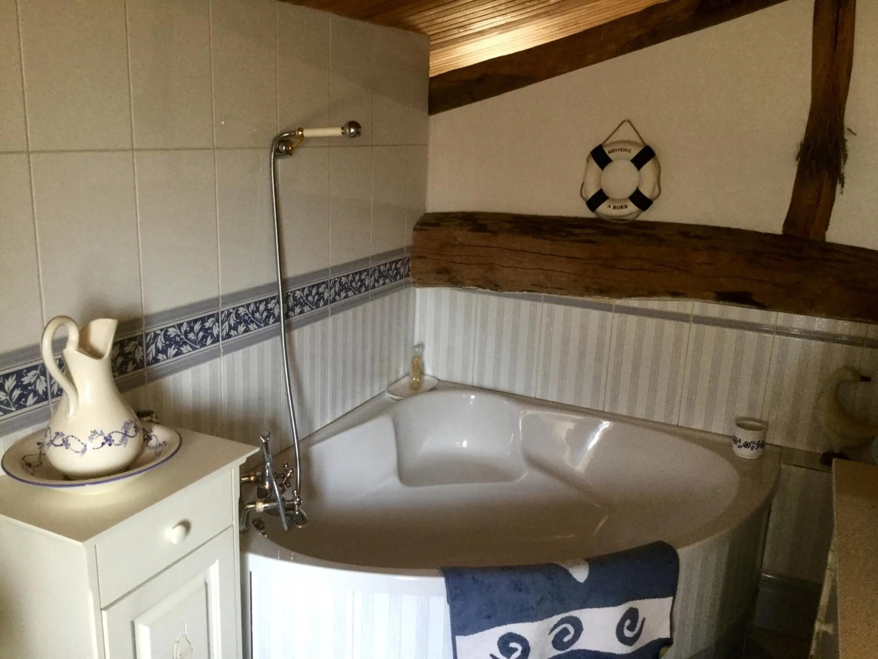 Bathroom in Chambre d’hôtes à Vallet