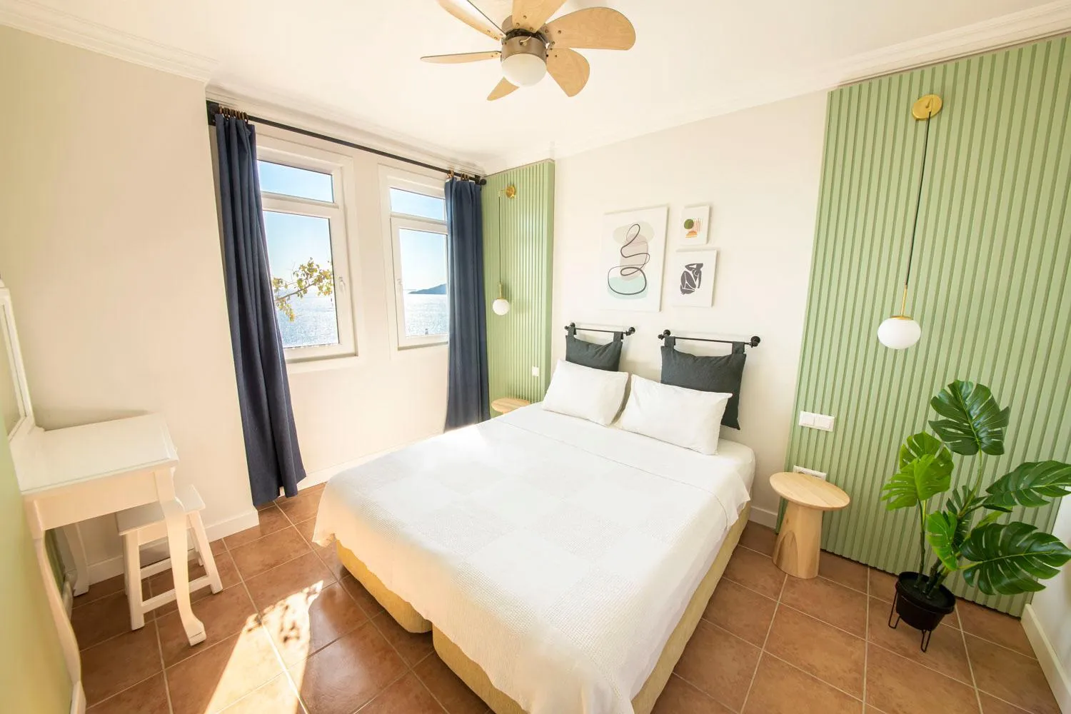 Bedroom, Bed in Lantana Aparts