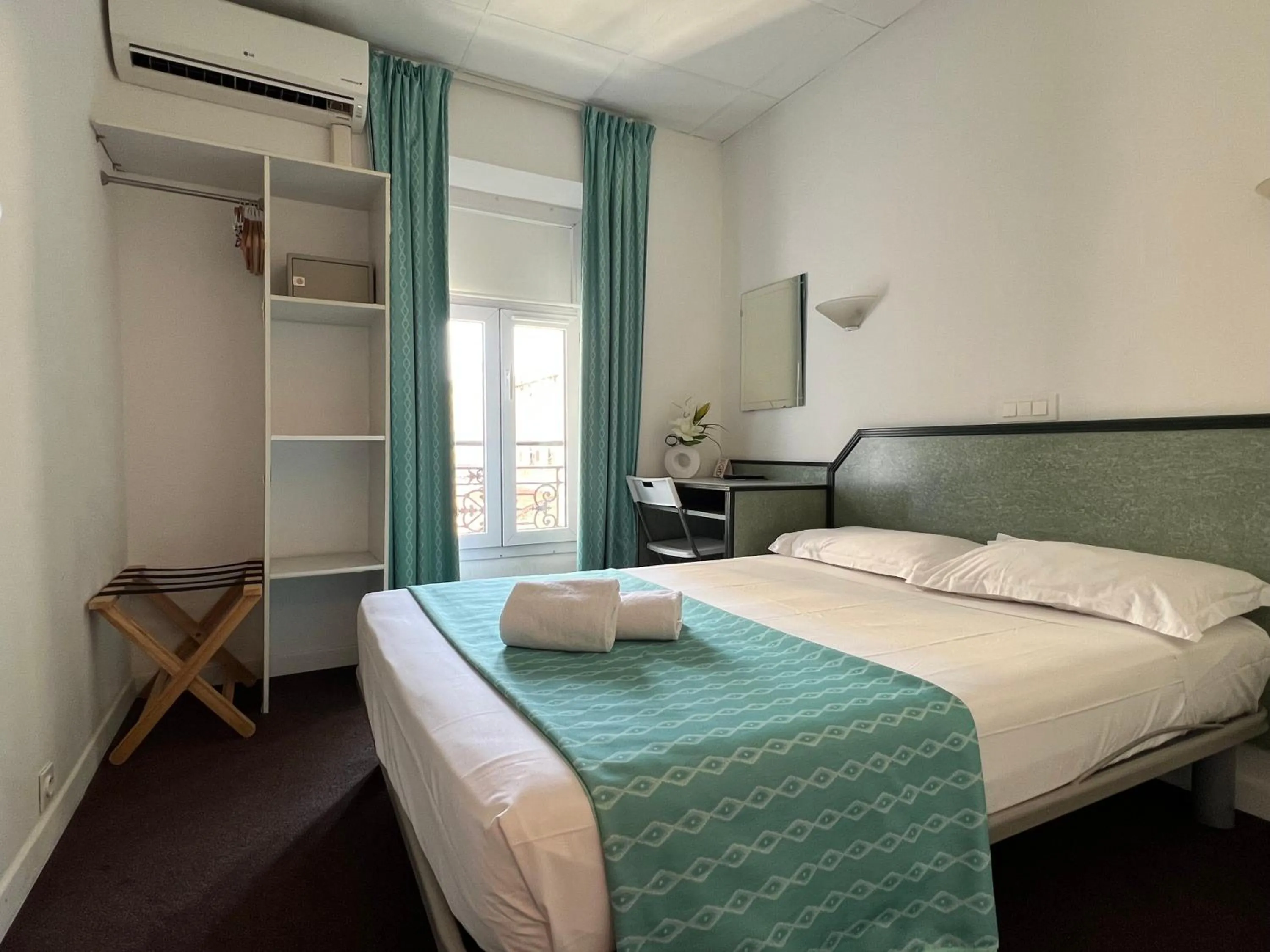 Bed in Little Palace