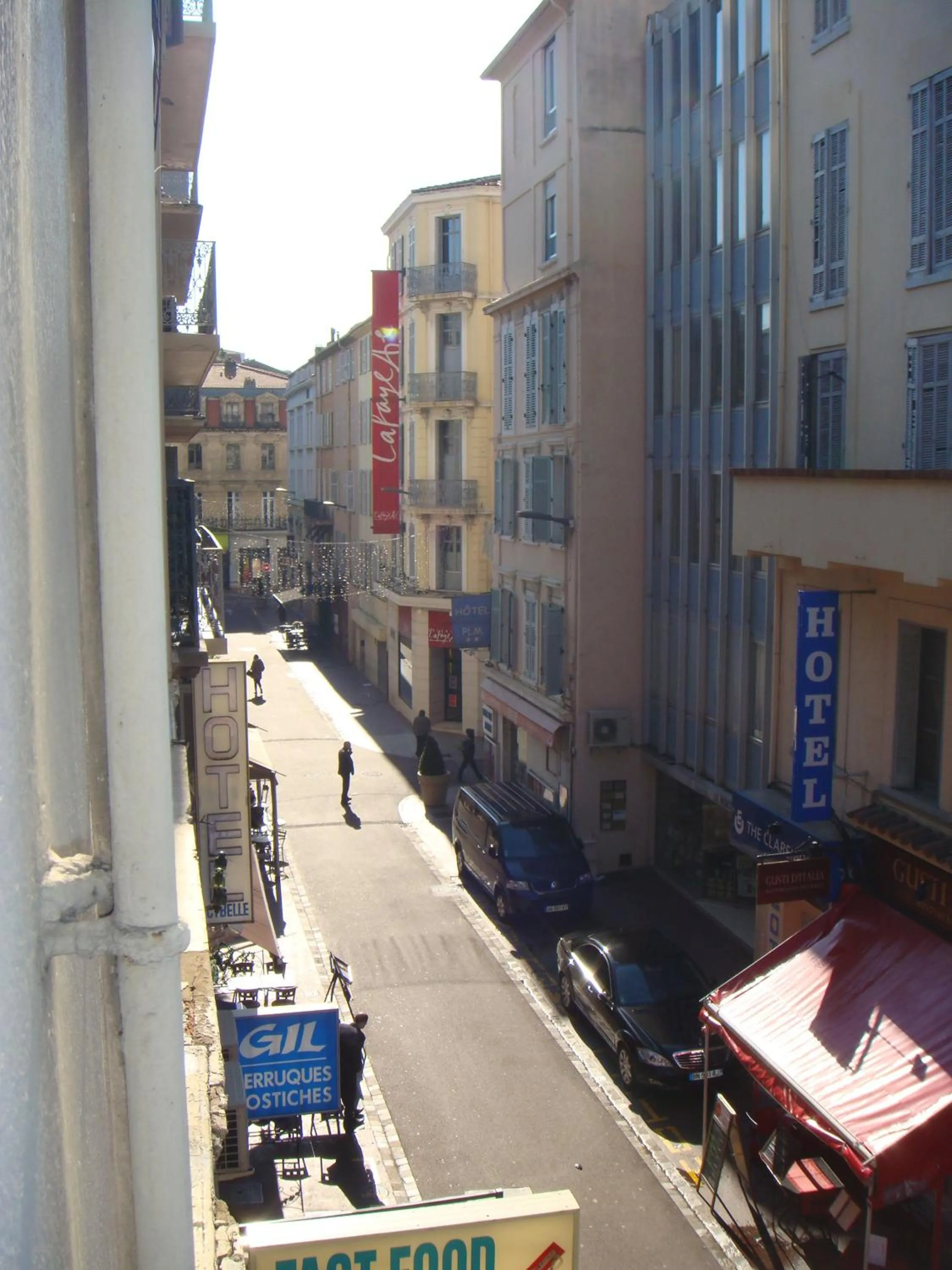 Area and facilities in Little Palace