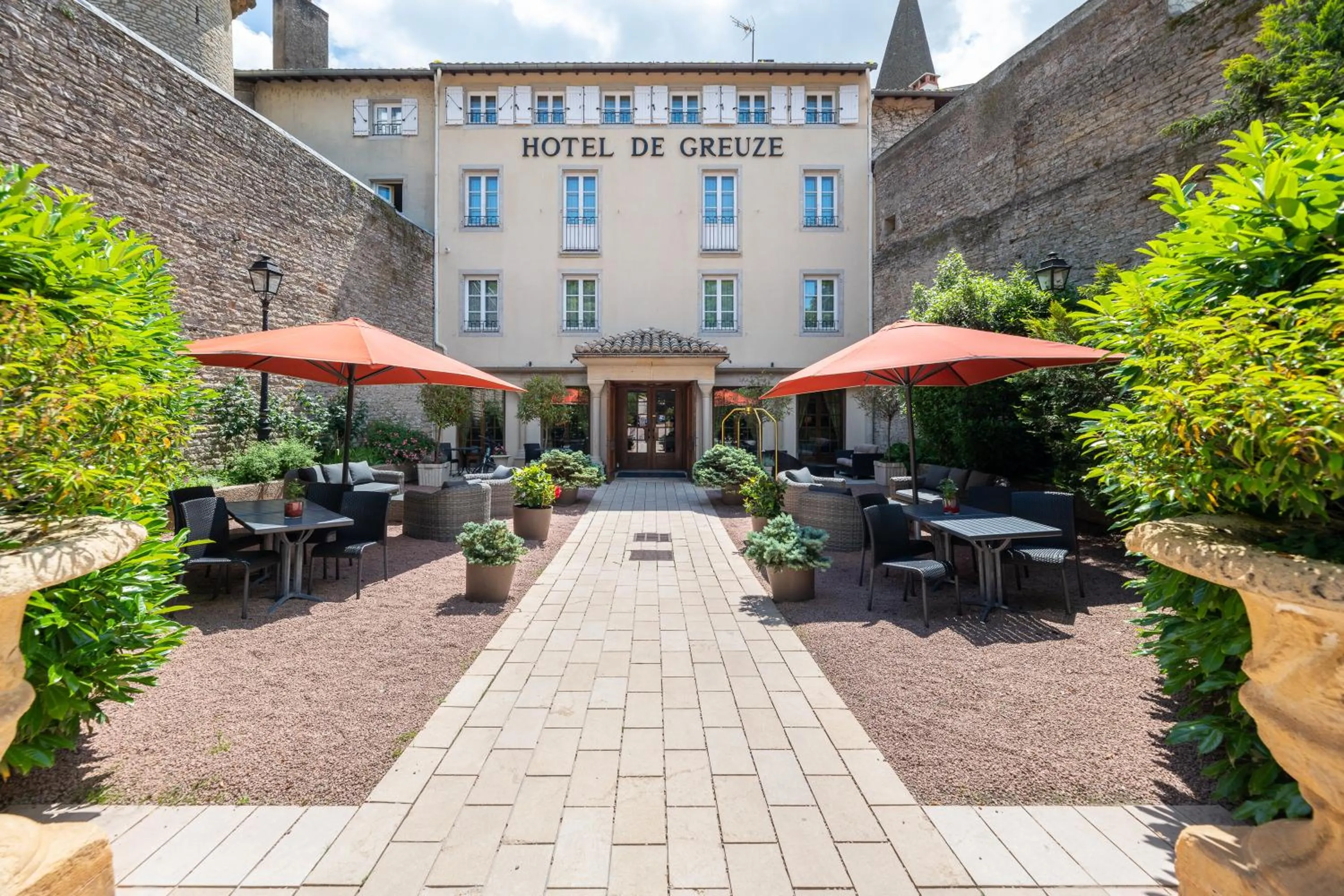 Property building in Demeures & Châteaux - Hôtel Greuze & Spa Tournus