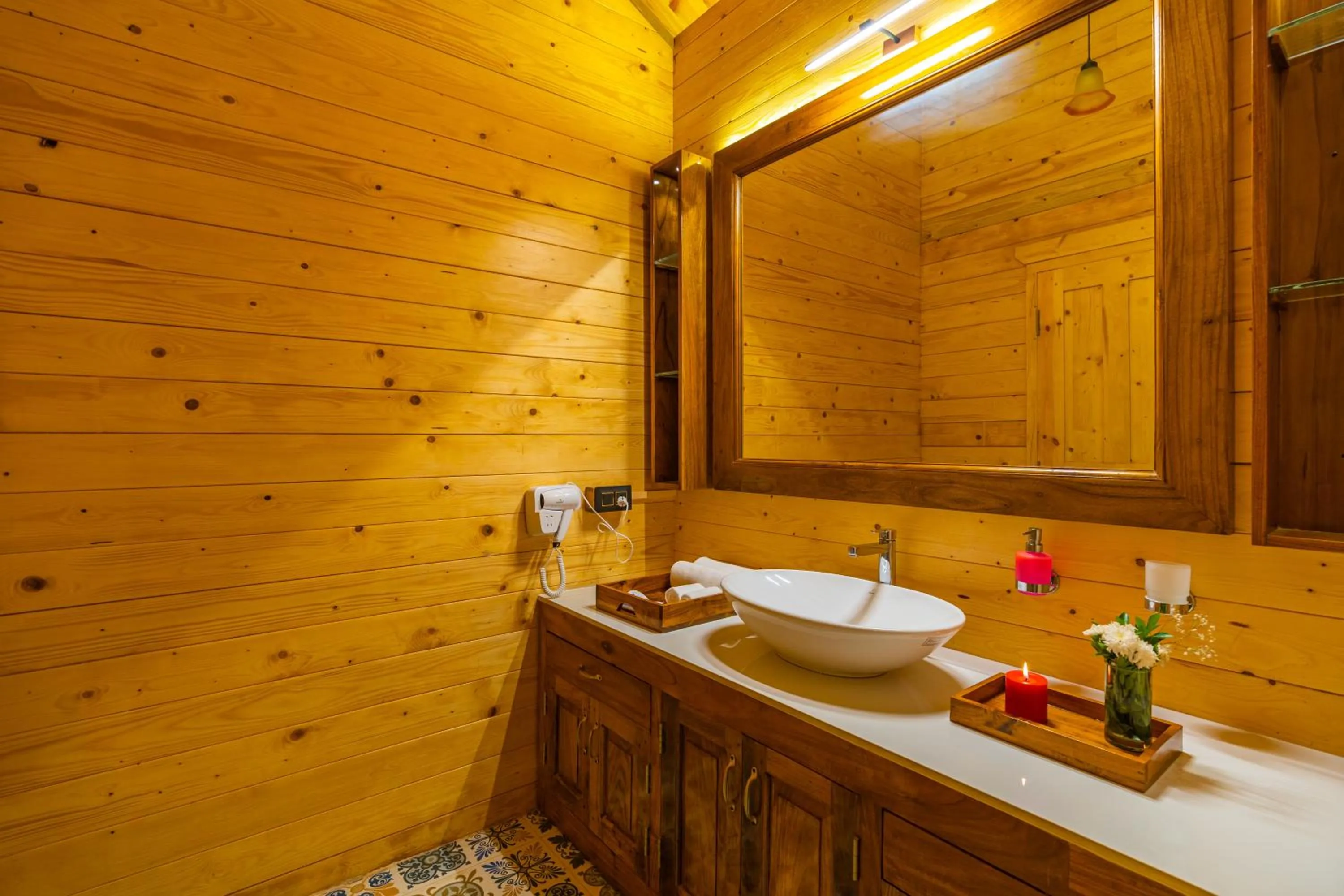 Bathroom in La Cabana Beach & Spa, By Ashvem Beach