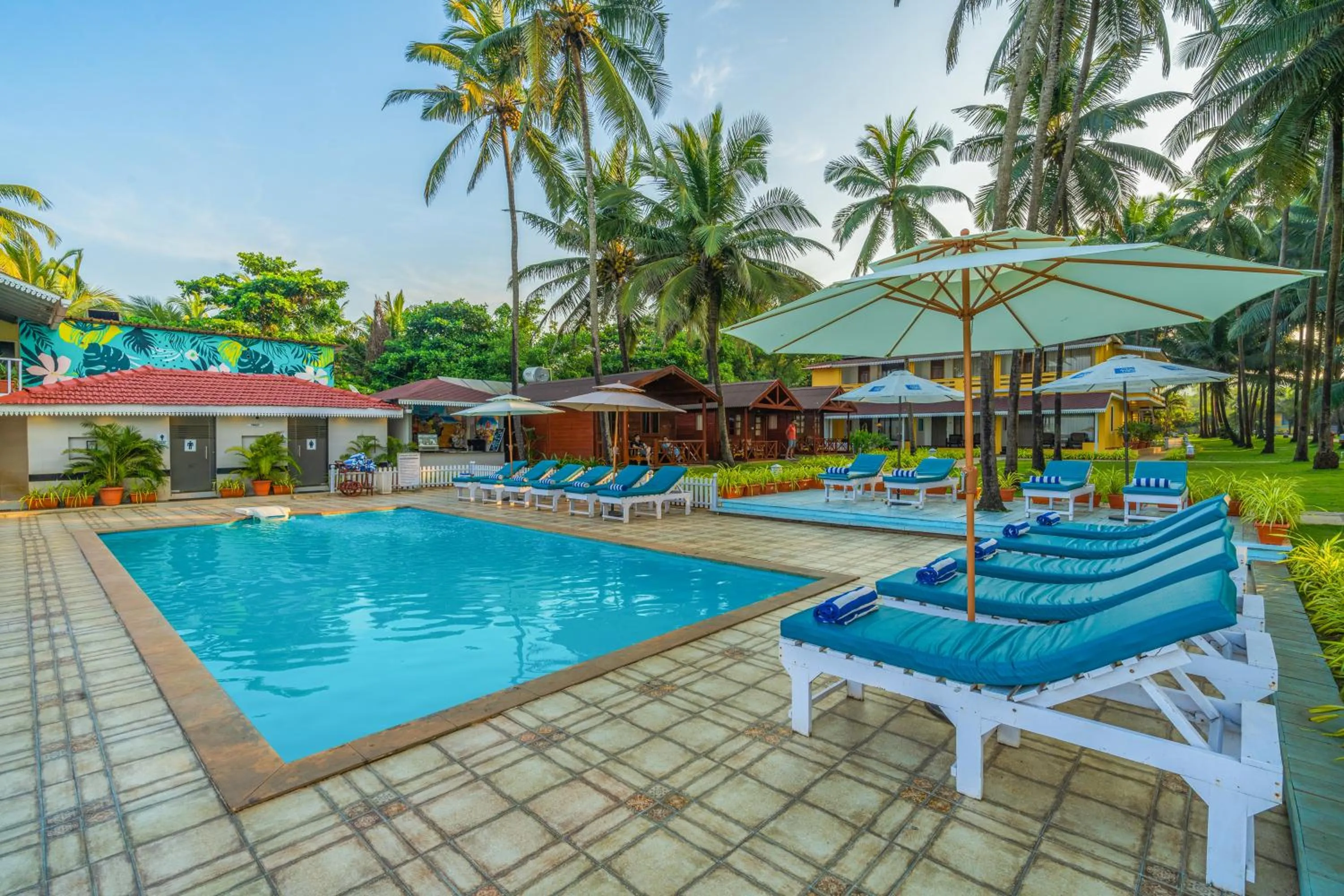 Swimming pool in La Cabana Beach & Spa, By Ashvem Beach