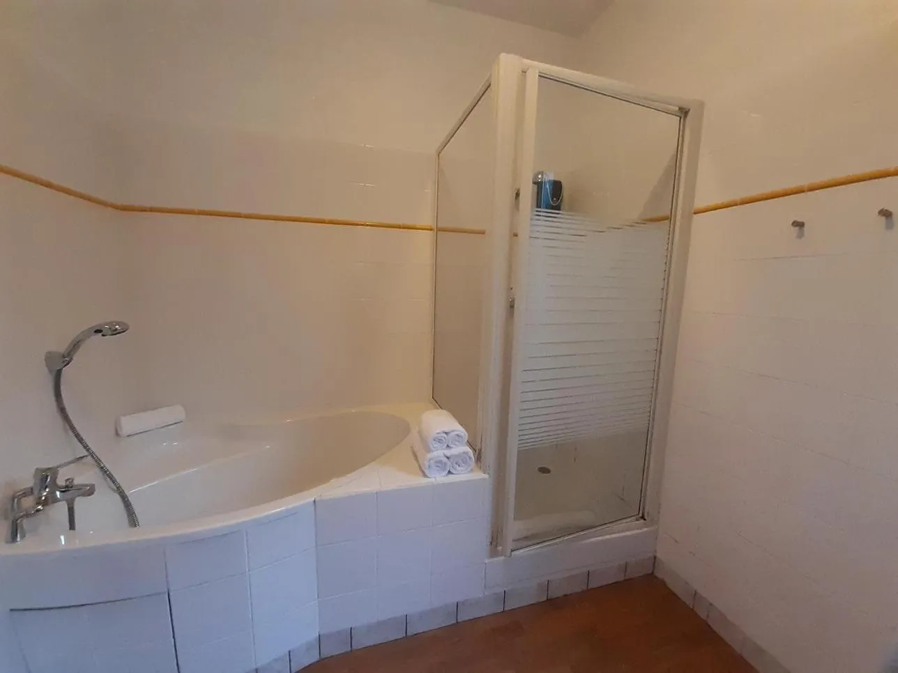 Shower in Logis- Auberge De Kerveoc'h