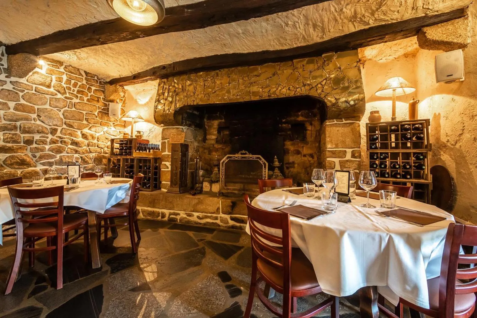 Restaurant/places to eat in Logis- Auberge De Kerveoc'h