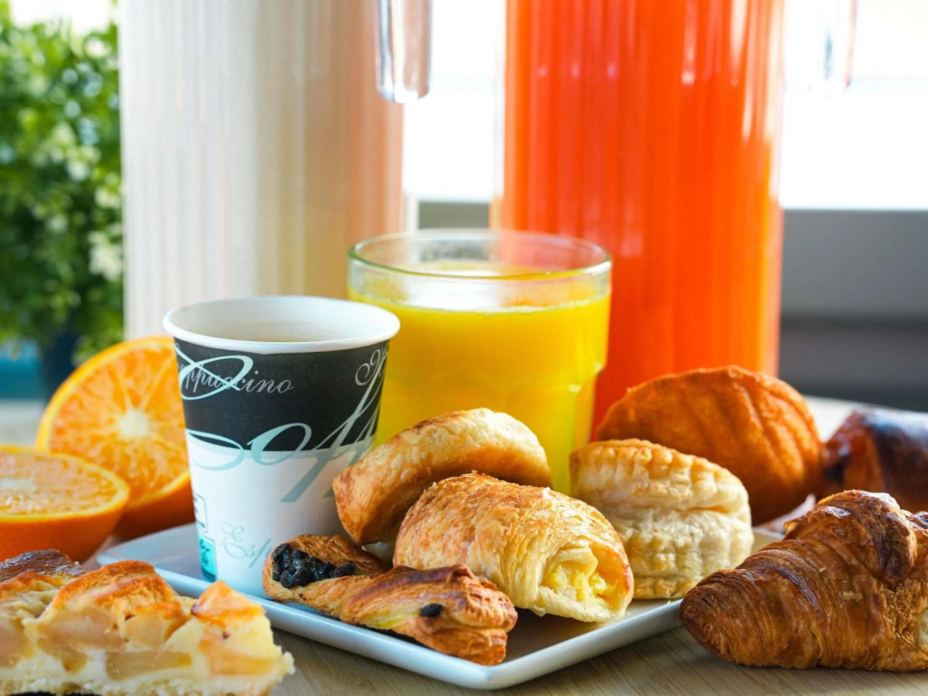 Breakfast in ibis Styles Caen centre gare